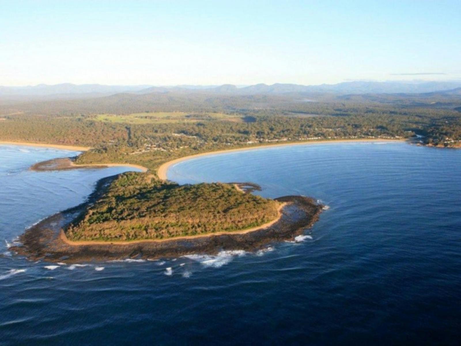 Broulee 島和海灘