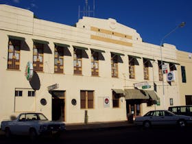 Cambridge Hotel