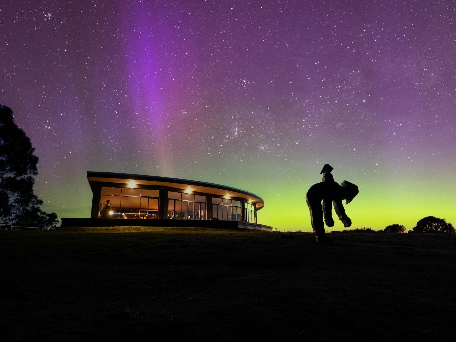 Empty beaches and quiet trails at Freycinet image