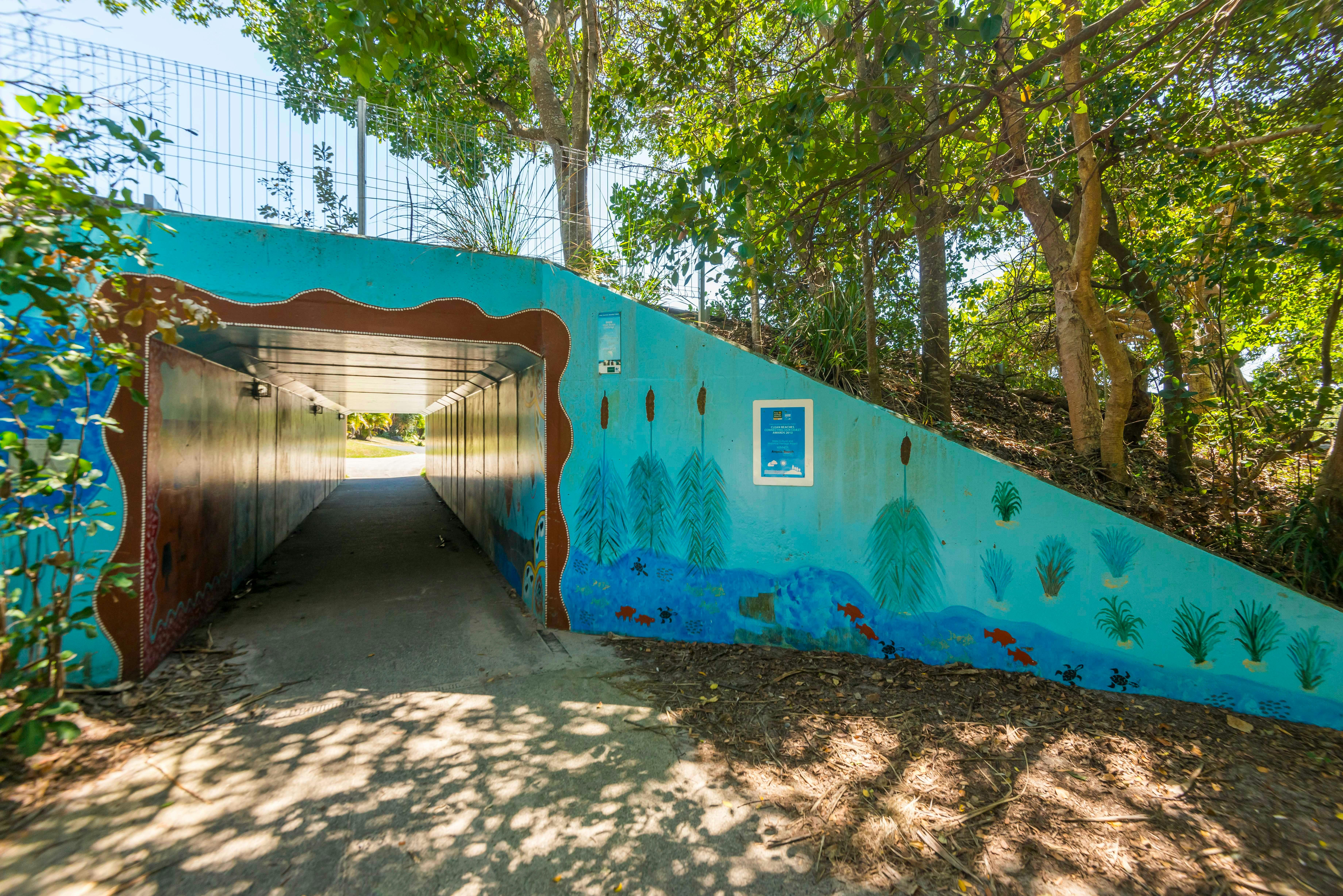 벽화 터널 입구