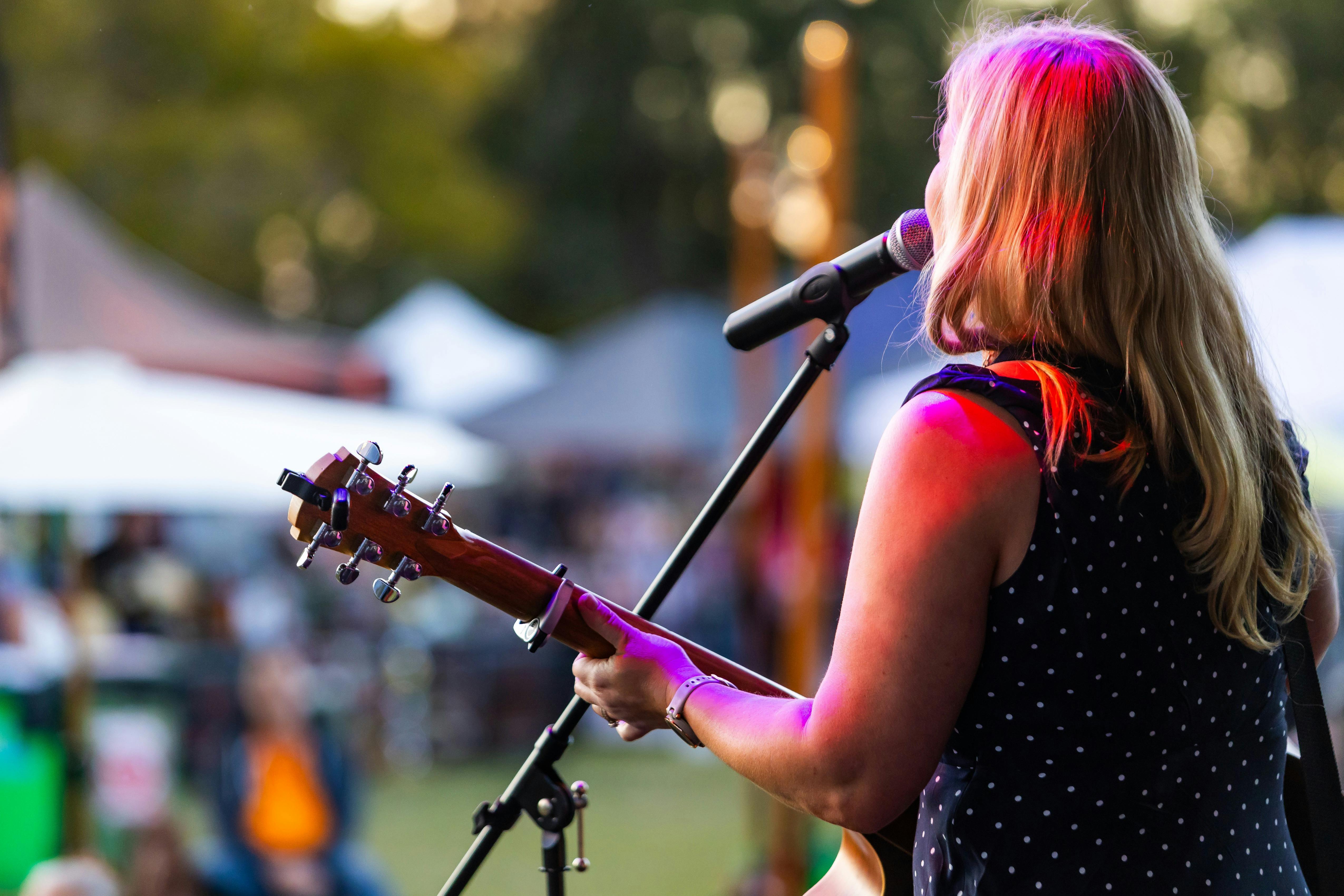 Singer at the Laidley Spring Festival