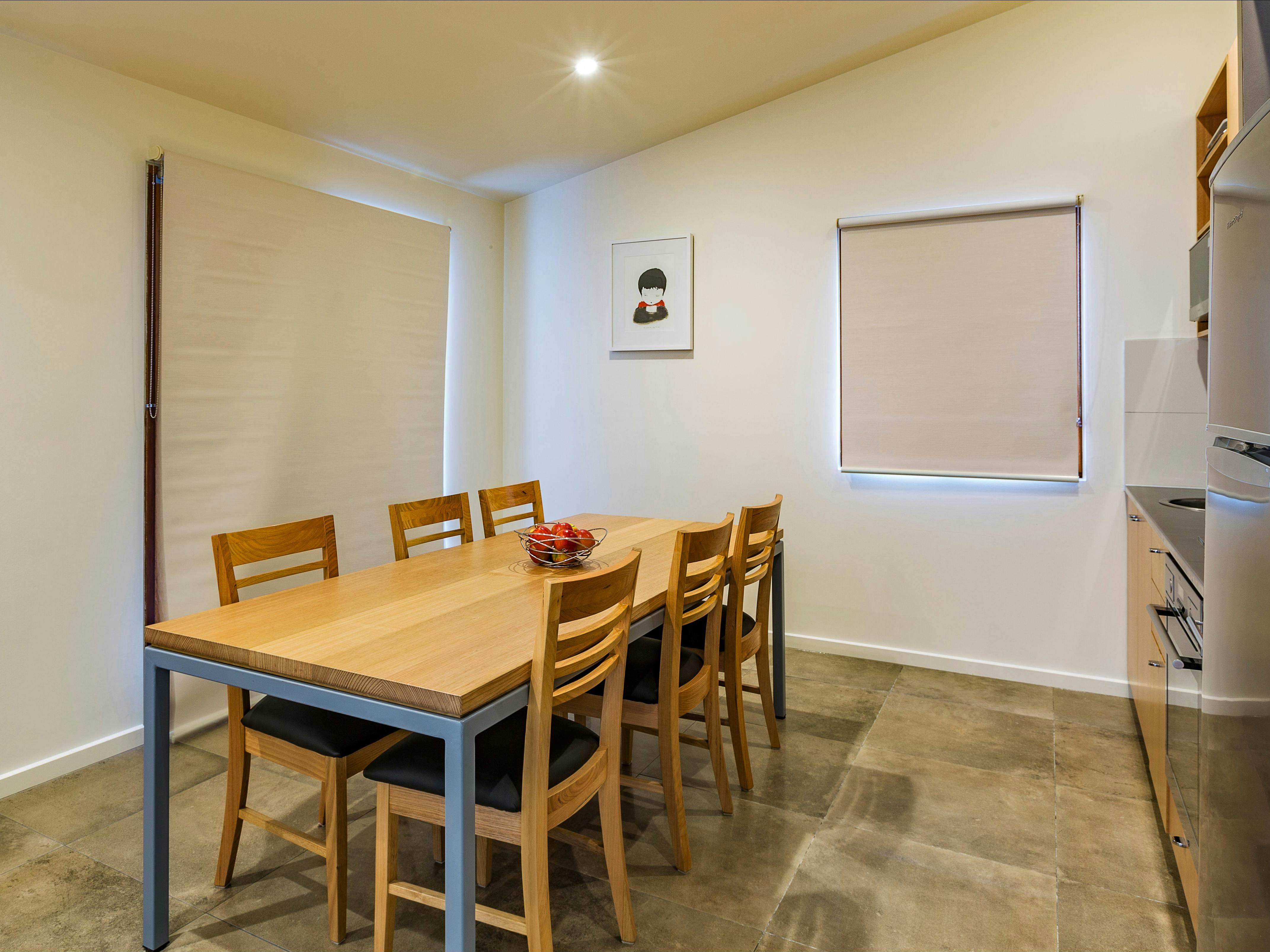 Dining & Kitchen