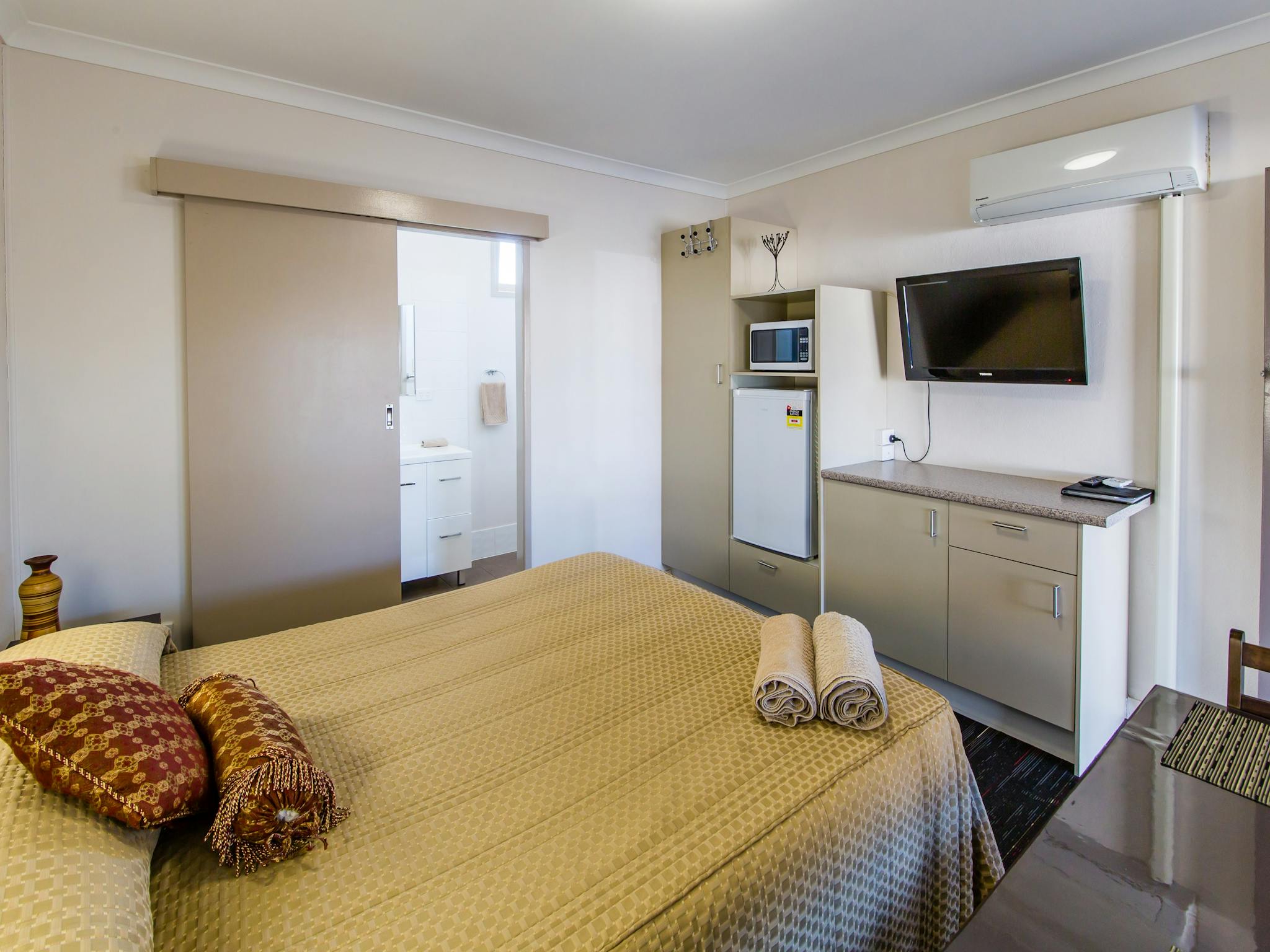 Refurbished Queen Room Refurbished Queen Room