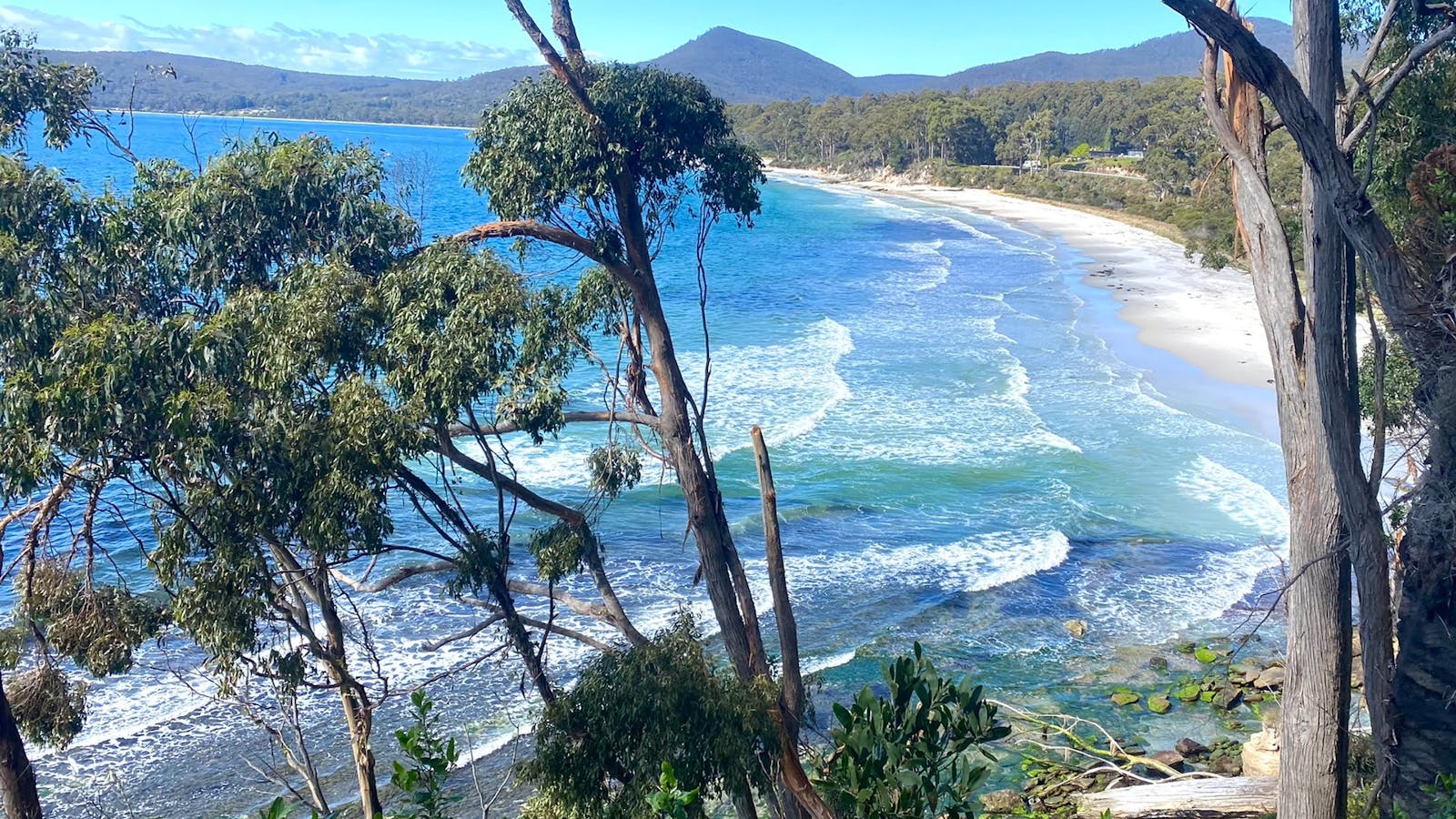 Hansson's Beach - 3 minutes away
