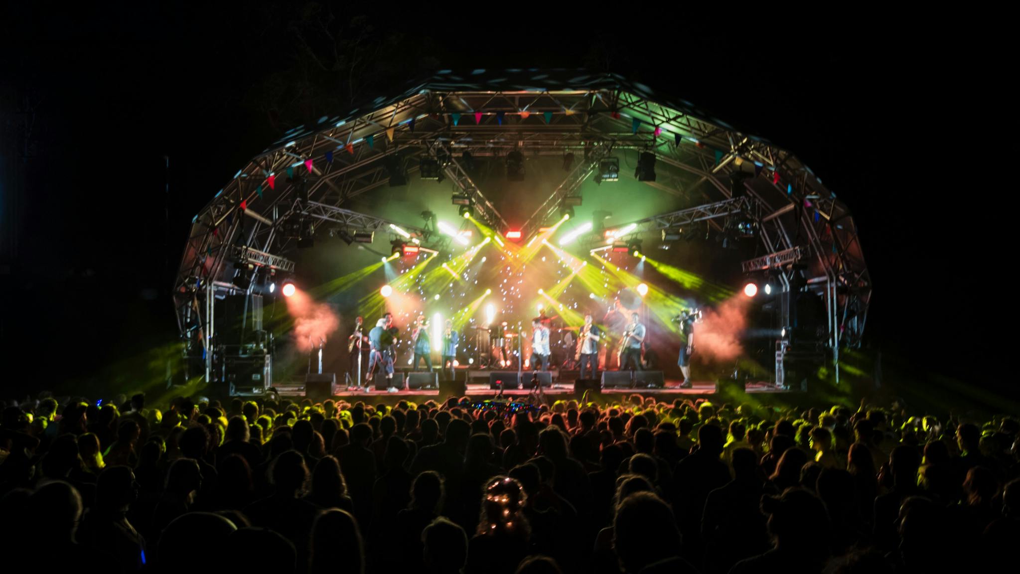 Feature Performers Woodford 2016 / 2017 Feature Performers Woodford 2016 / 2017