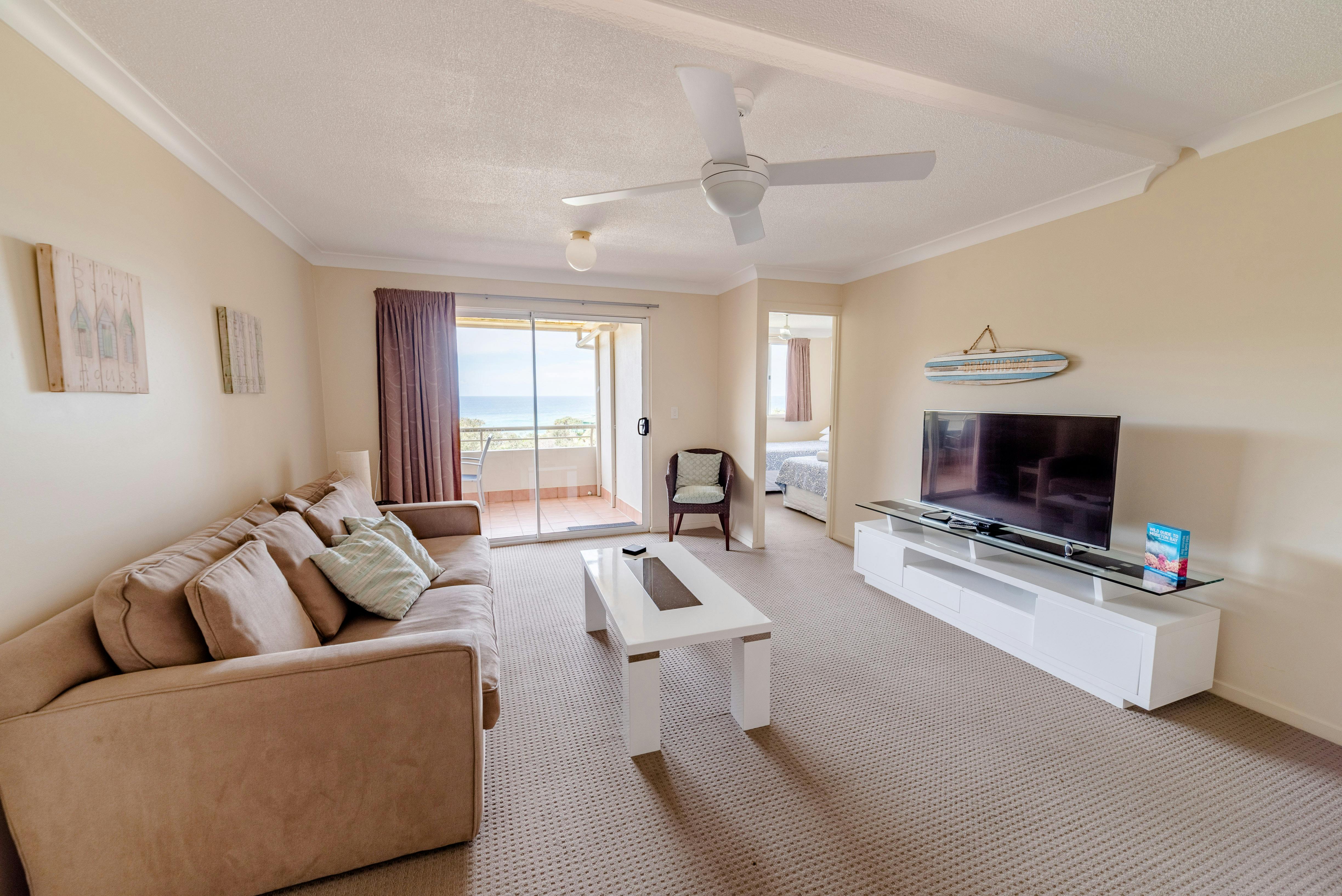 Unit 9 Living area 1 or 2 bedroom Oceania apt
