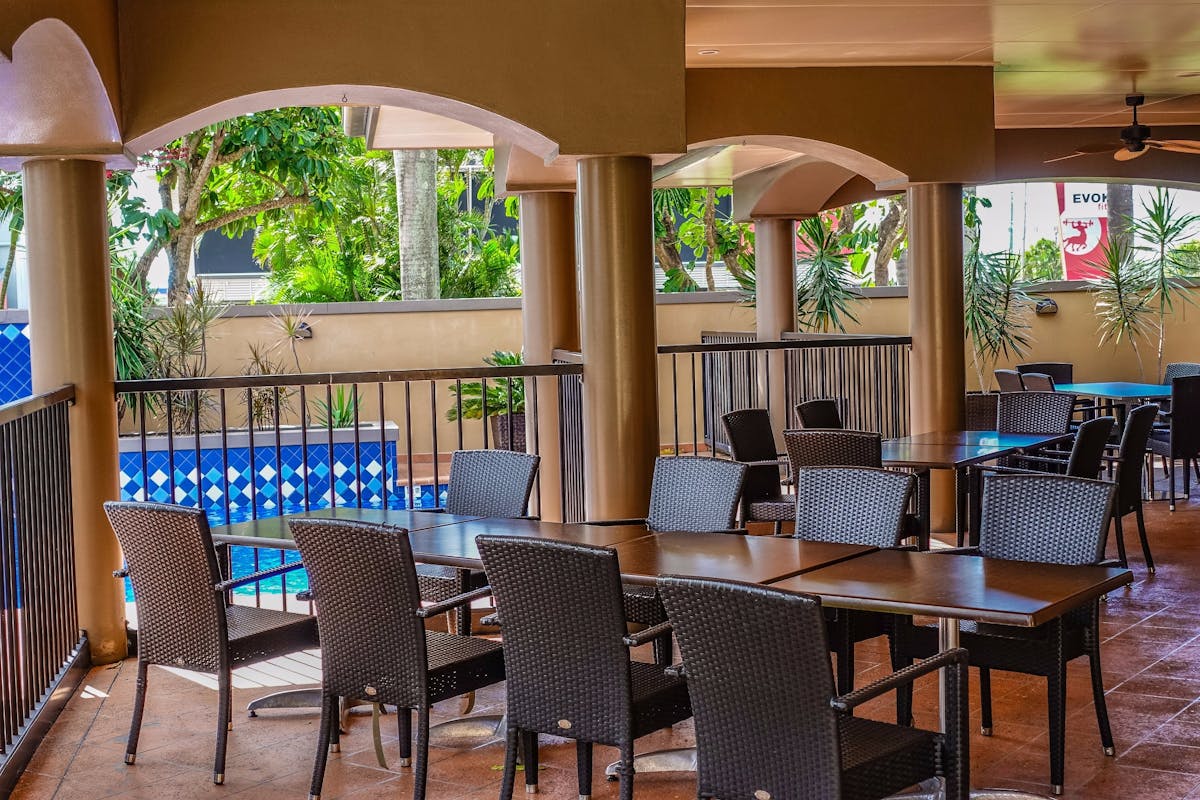 Blue Gecko Bar and Restaurant opens out to the pool providing alfresco dining