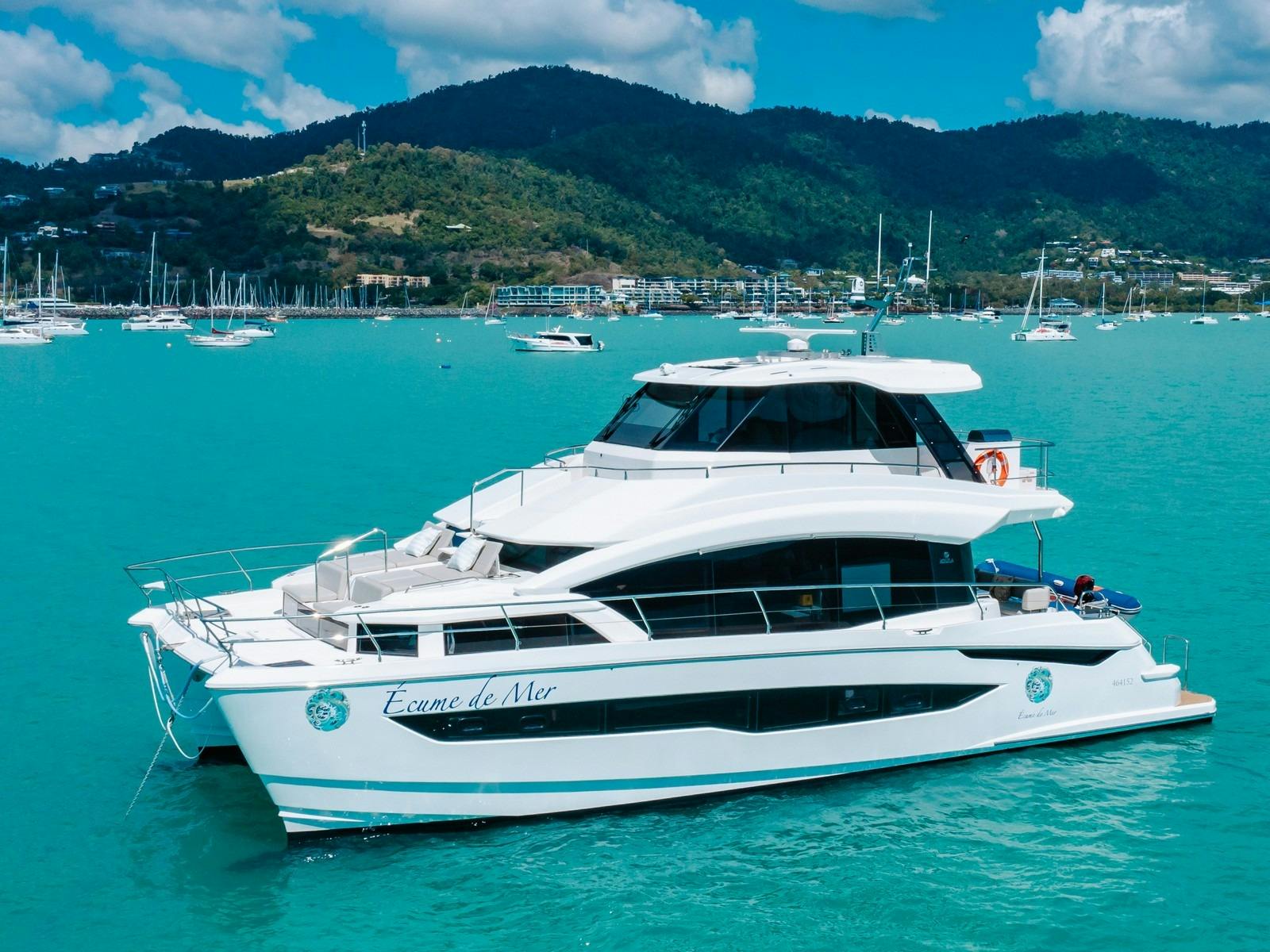 'Ecume De Mer' - Aquila 54