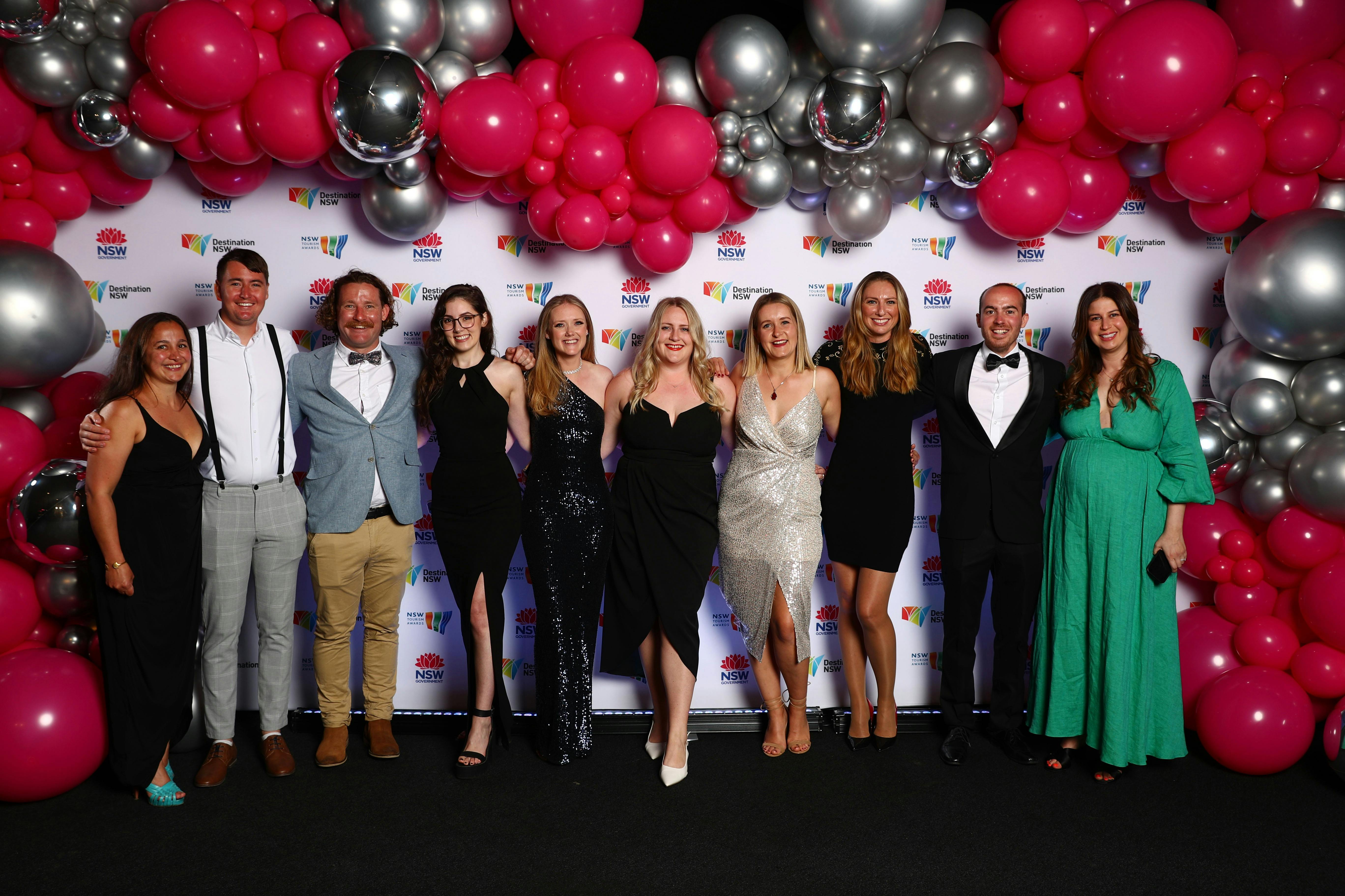 ニューサウスウェールズ州観光賞受賞者のシドニー・バイ・カヤックチーム