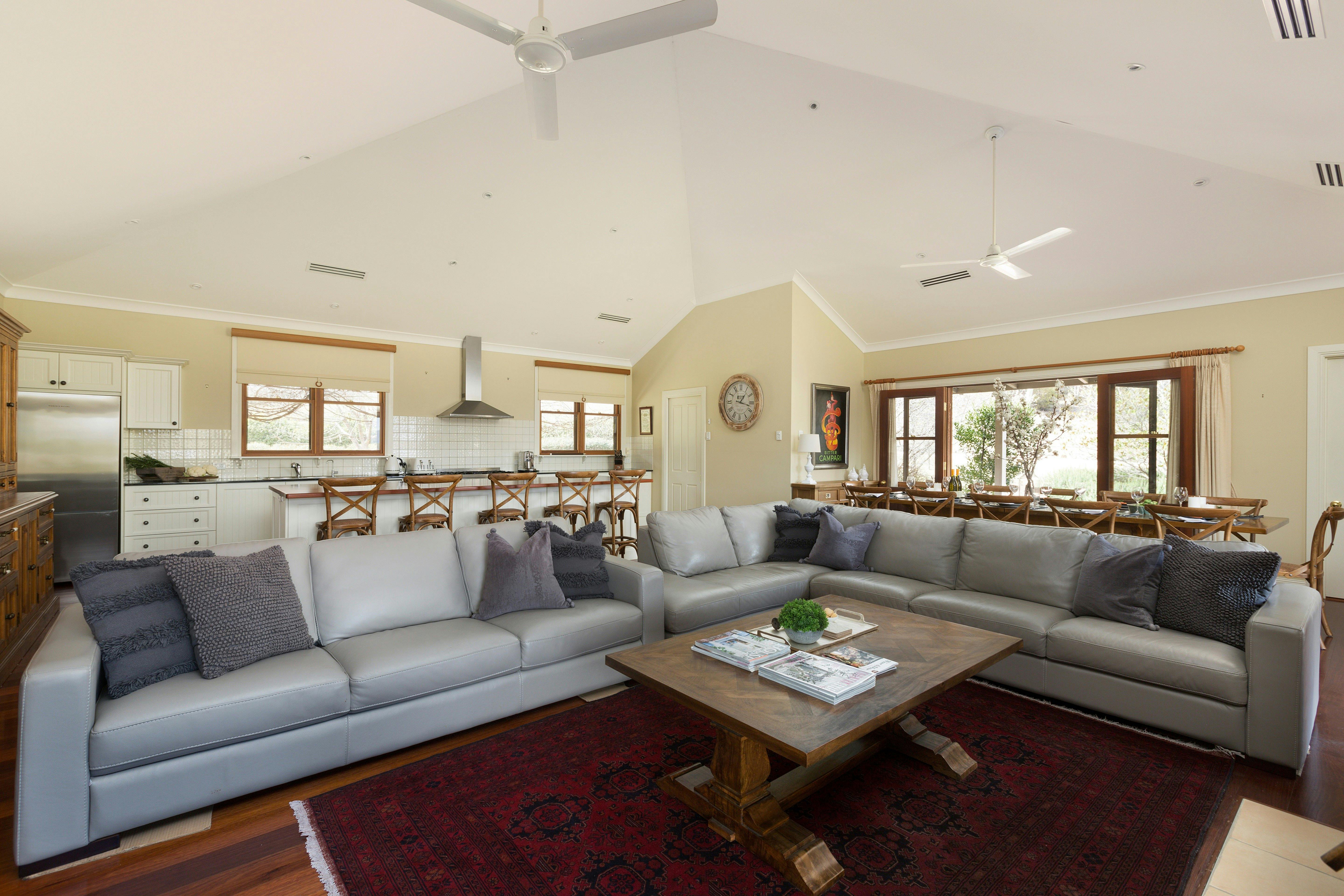 Binbilla Vineyard Estate - Lounge Area