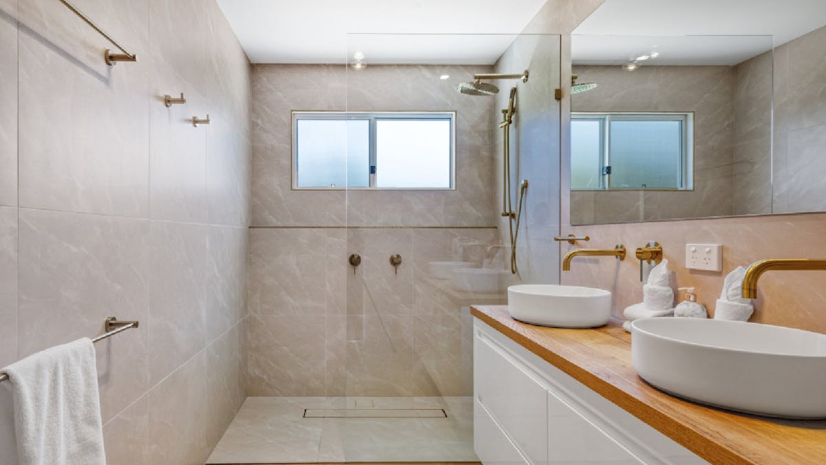 Main bathroom
