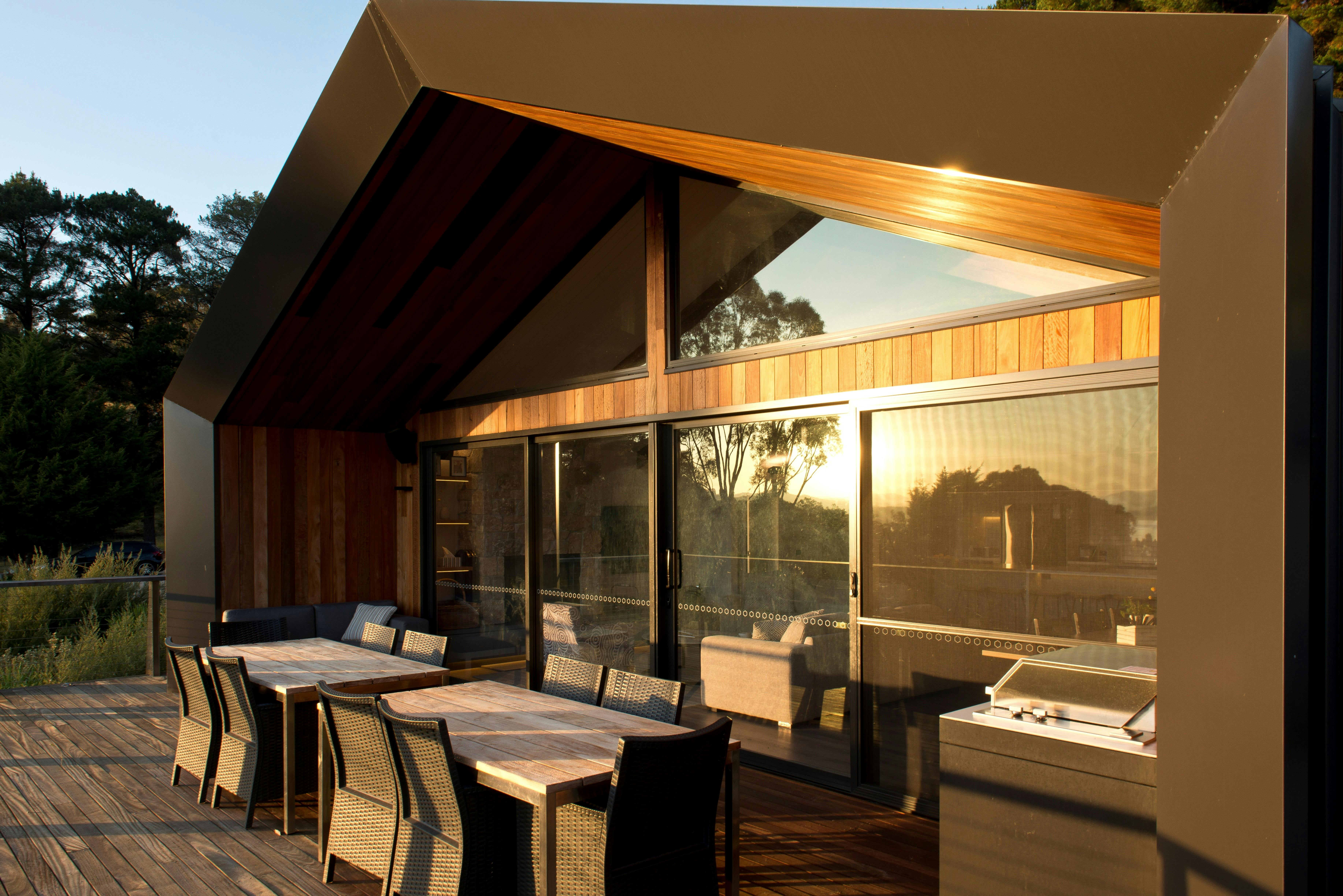 oy the Lake View BBQ