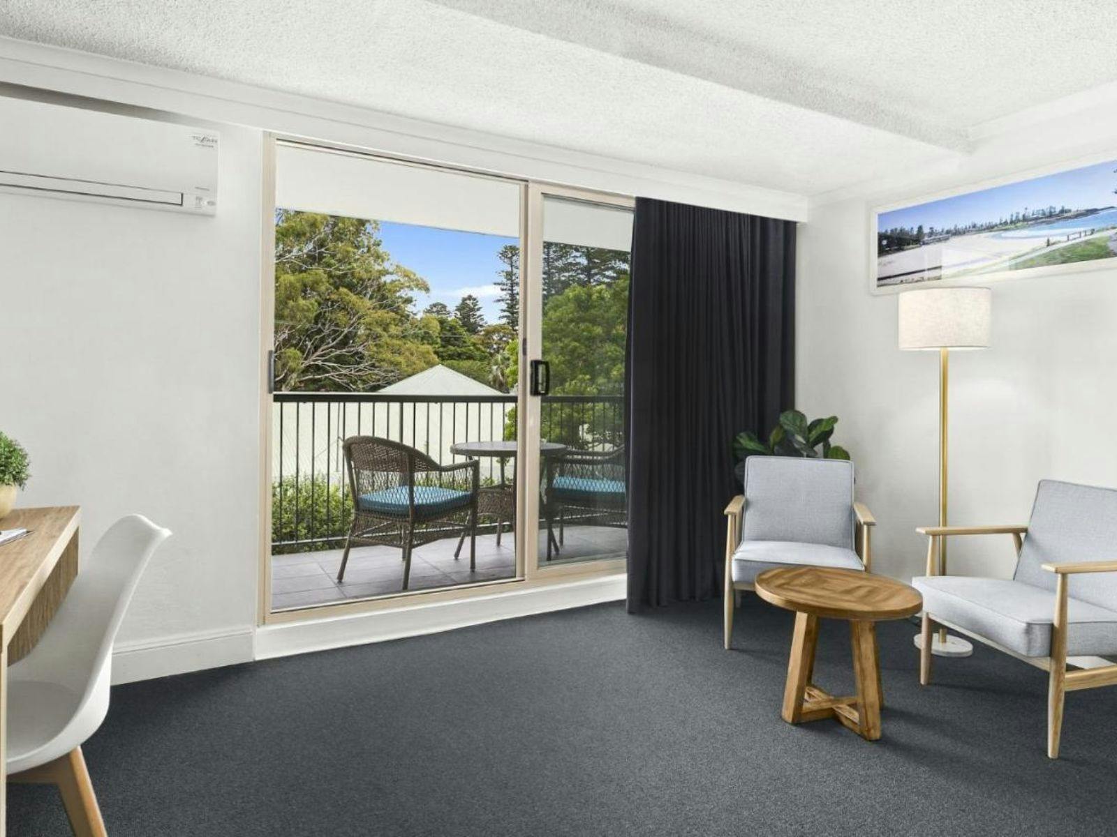 디럭스 킹룸 1층