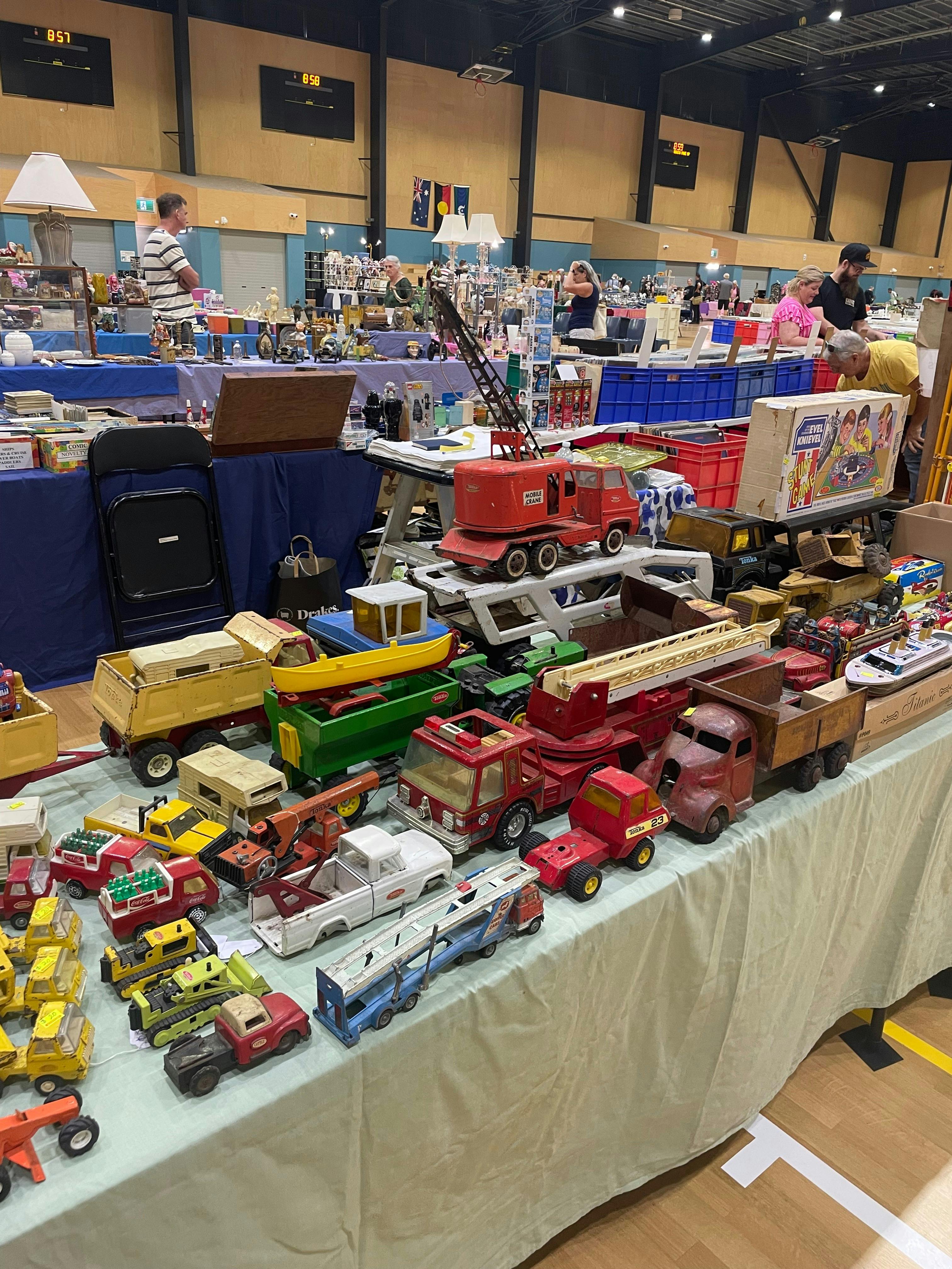 Morayfield Antique, Collectable & Record Fair  Some of the items you might see at one of our fairs.