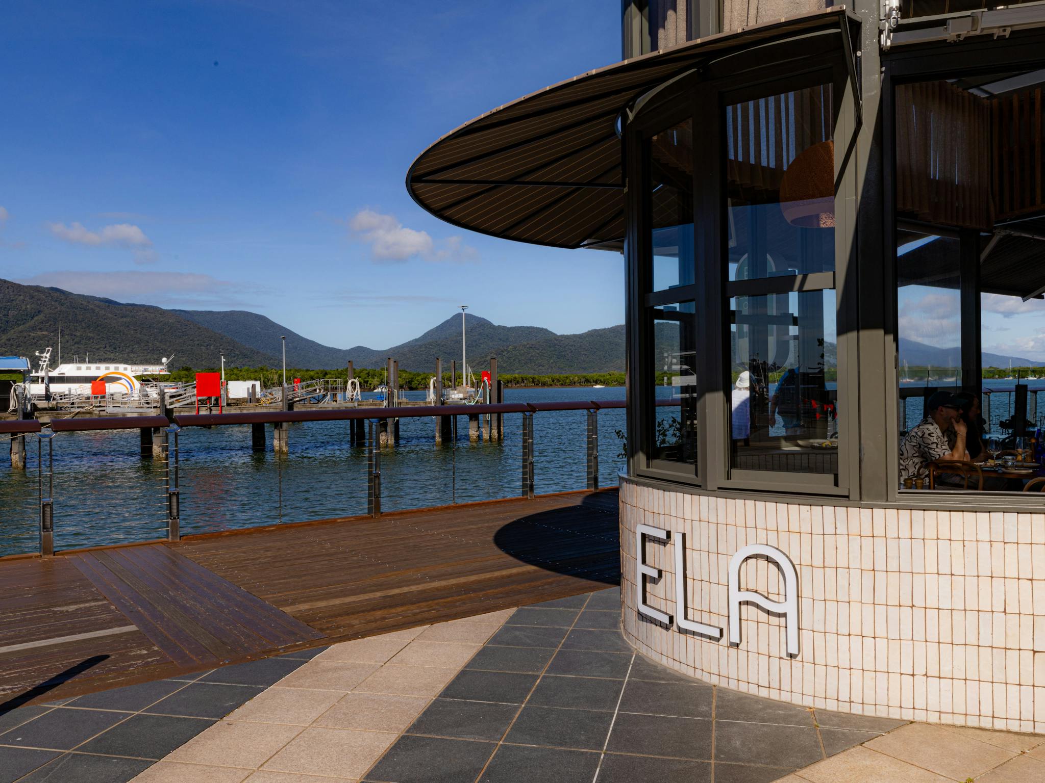 Waterfront Dinning Waterfront Dinning