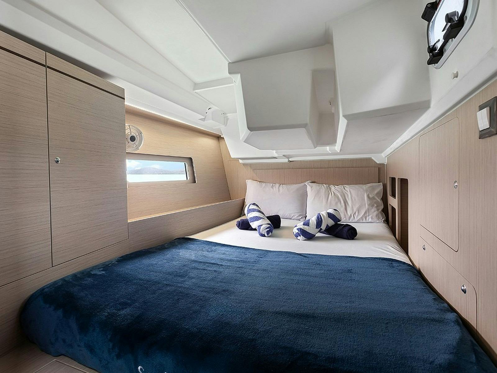 Port aft cabin