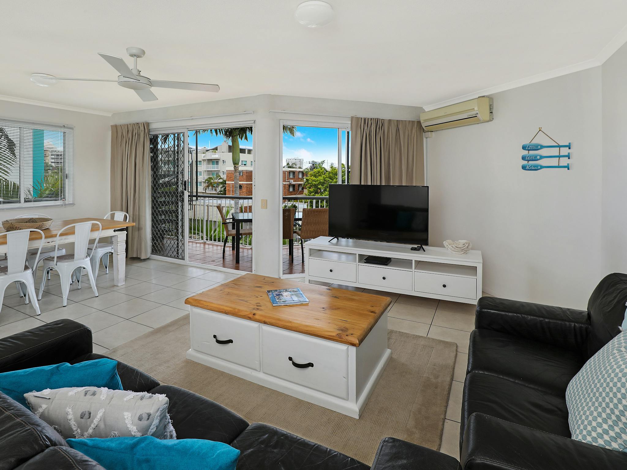 3 Bedroom apartment lounge 3 Bedroom apartment lounge