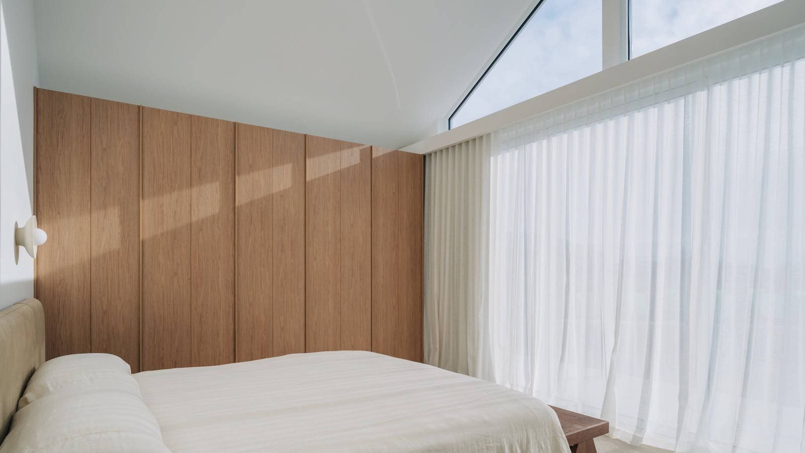 Main bedroom with king size bed