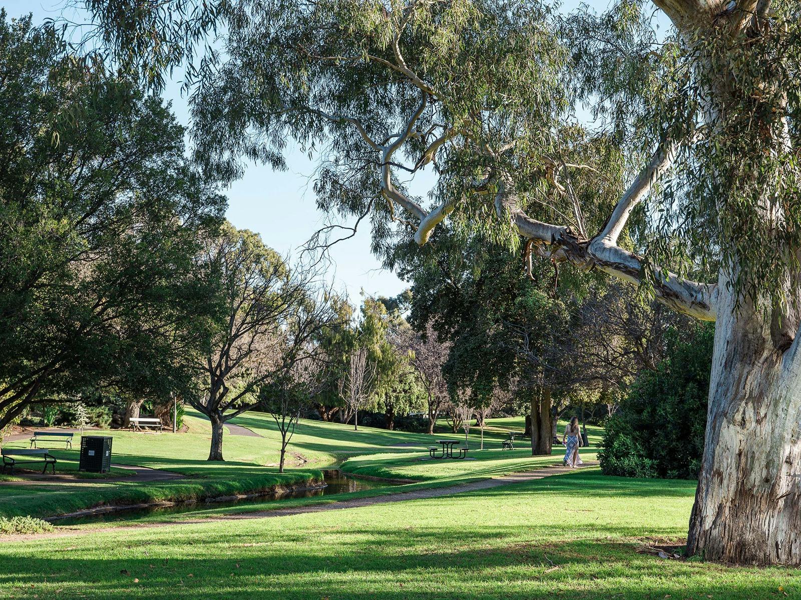 Veale Park/Walyu Yarta