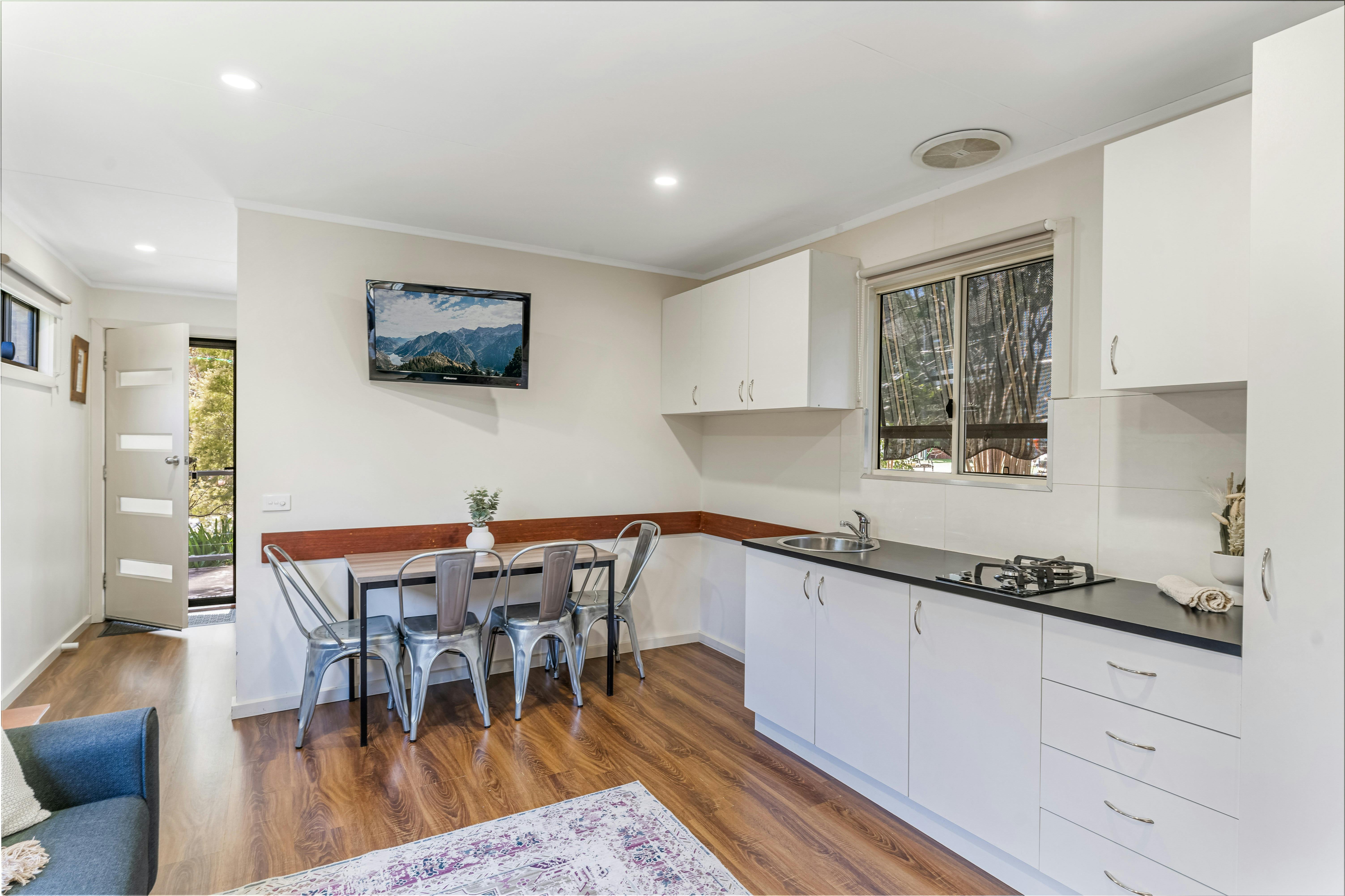 Standard Cedar Cabin | Tasman Holiday Parks - Bright