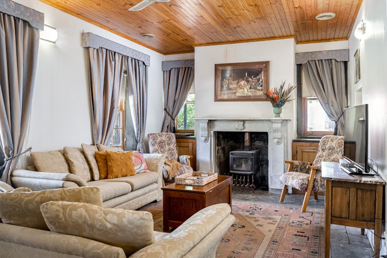 Reillys Wines Heritage BB Cottages