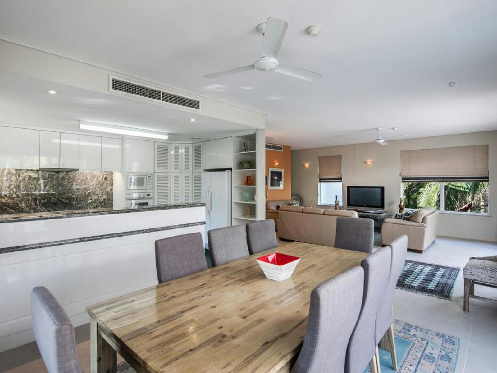 3 Bedroom Classic Penthouse - dining area 3 Bedroom Classic Penthouse - dining area