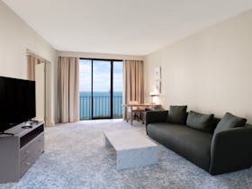 Living Area King Junior Suite With Harbour View at Hilton Garden Inn Darwin