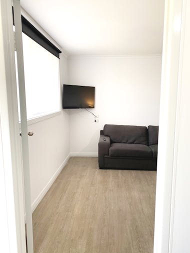 1BR HOLIDAY UNIT DISABLED