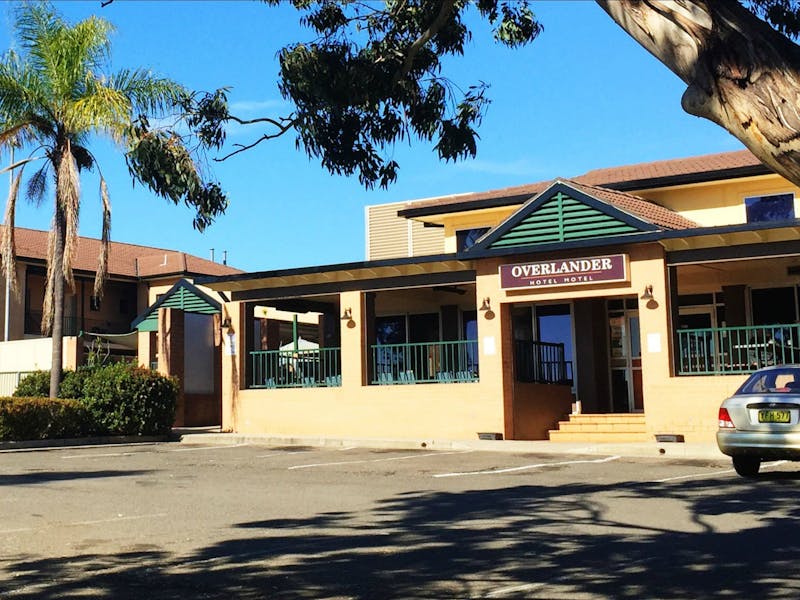 Overlander Hotel Motel