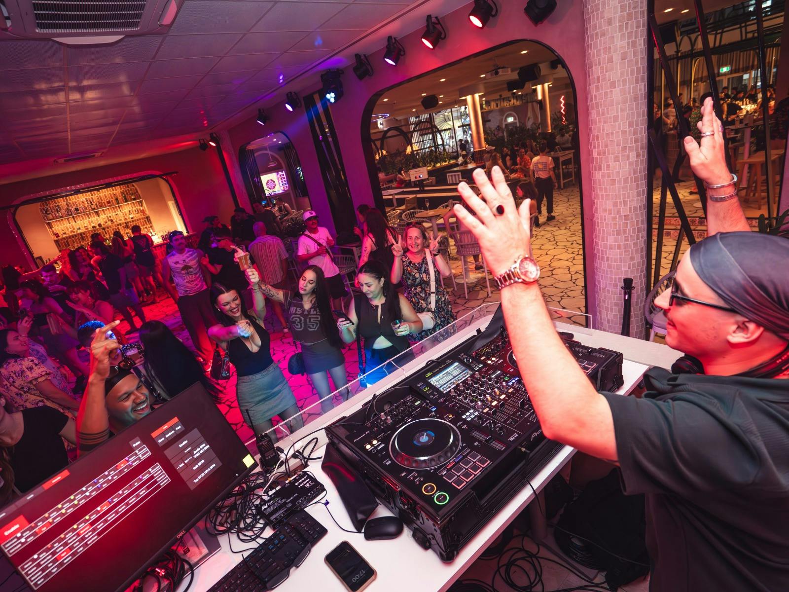 Live DJ - Friday, Saturday & Monday