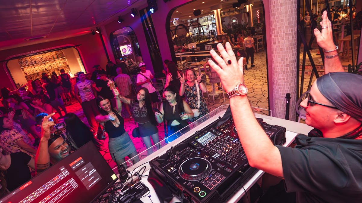 Live DJ - Friday, Saturday & Monday