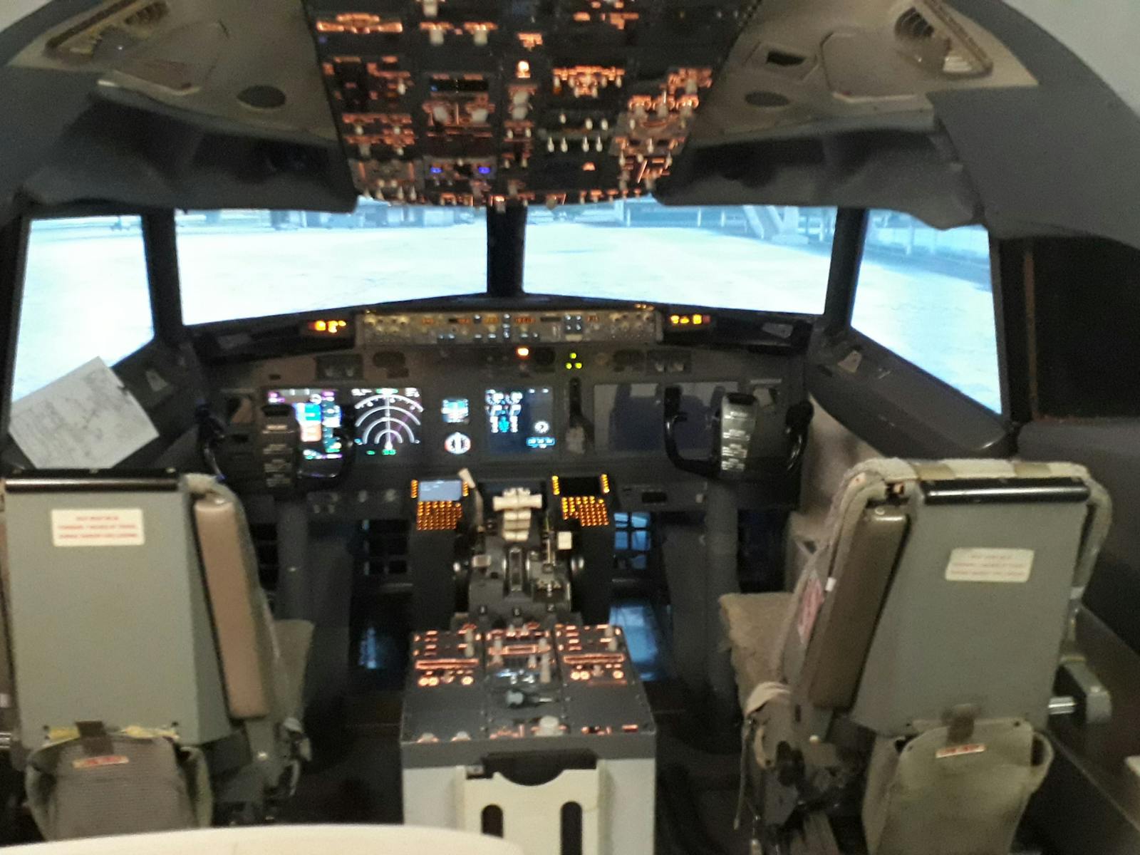 B737 flight simulator Sydney cockpit