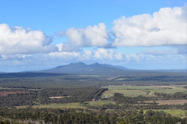 Pwakkenbak (Mount Barker Hill)