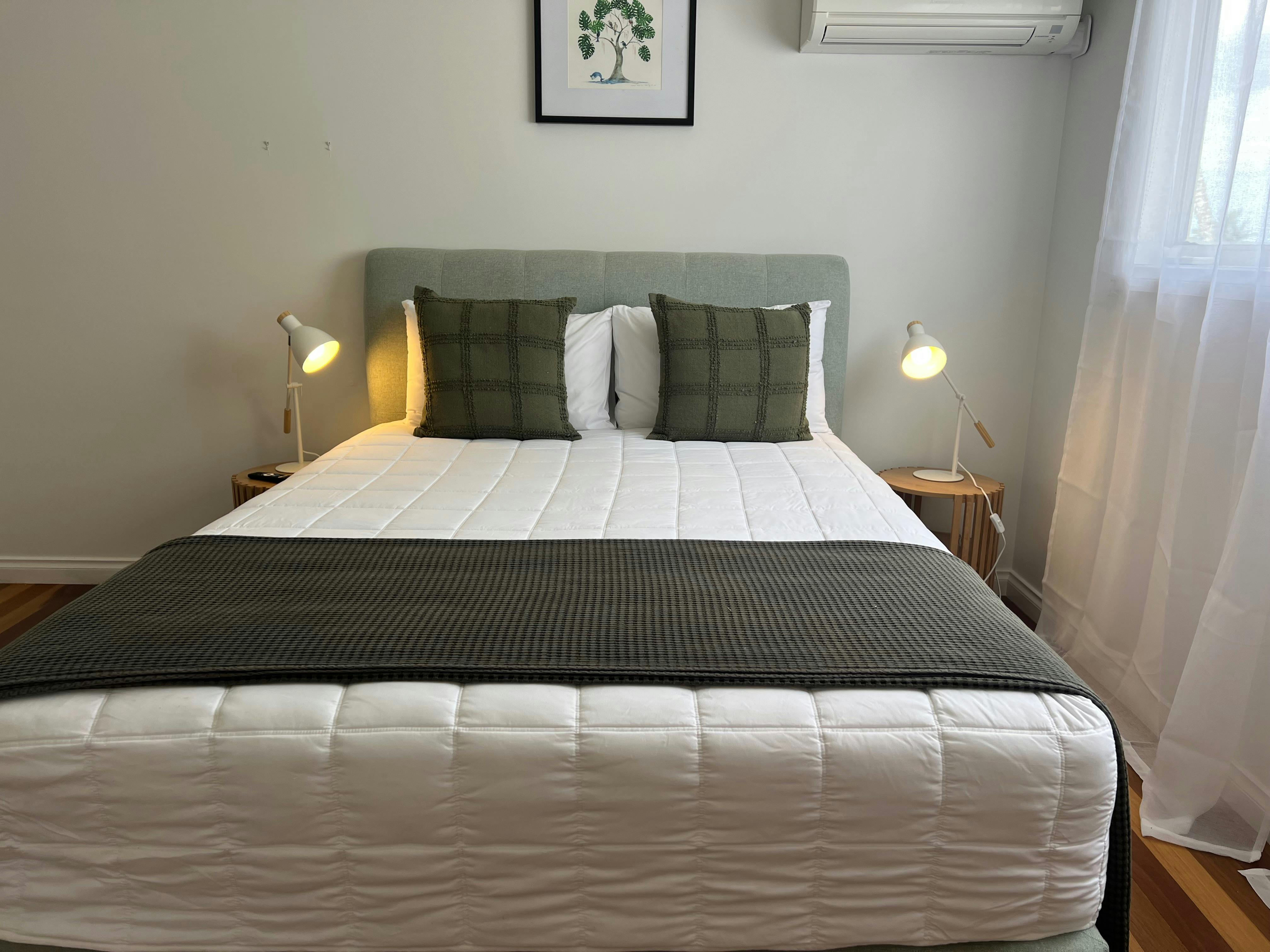 Queen room