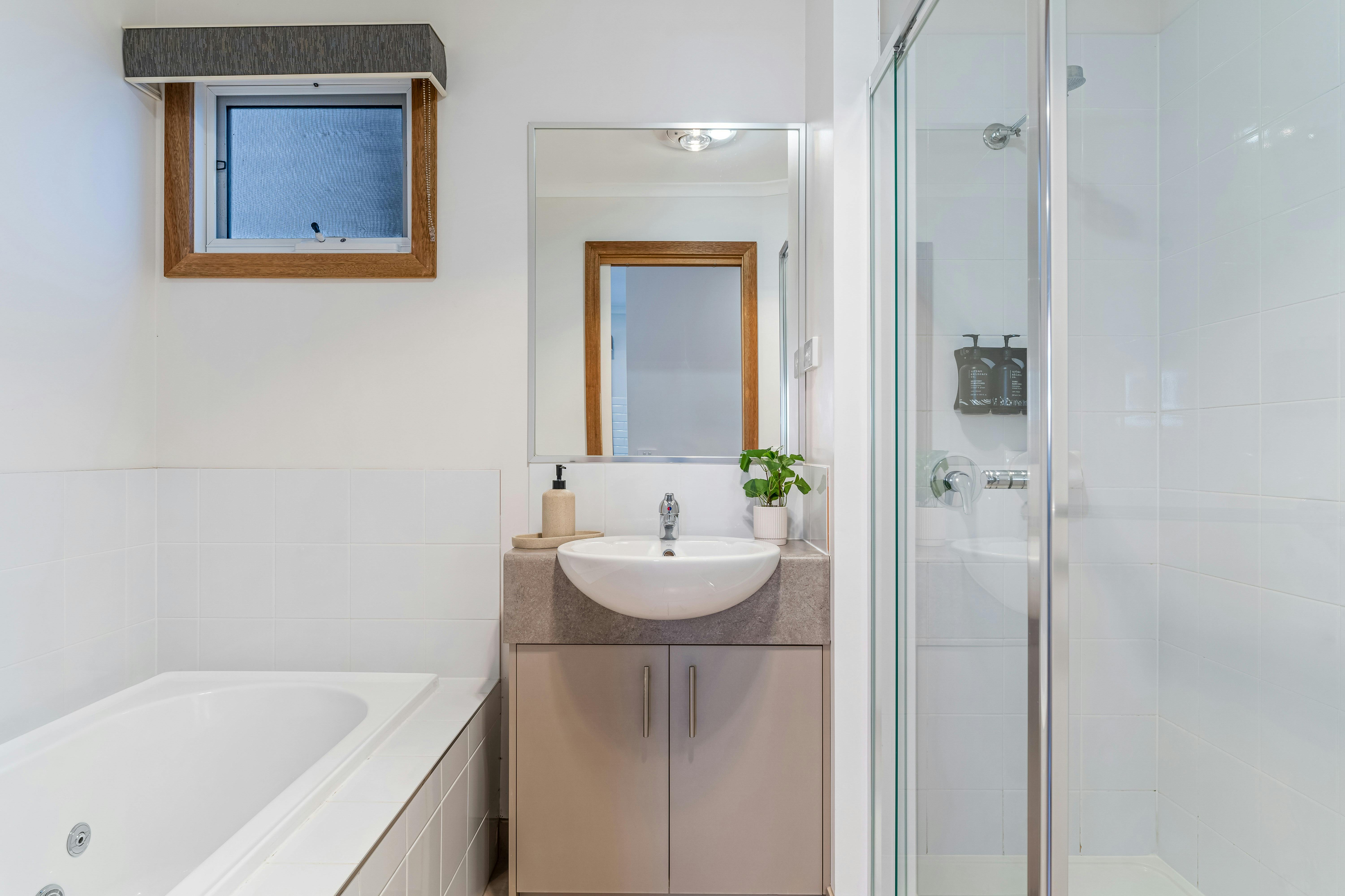 Two Bedroom Spa Villa | Tasman Holiday Parks - Bright