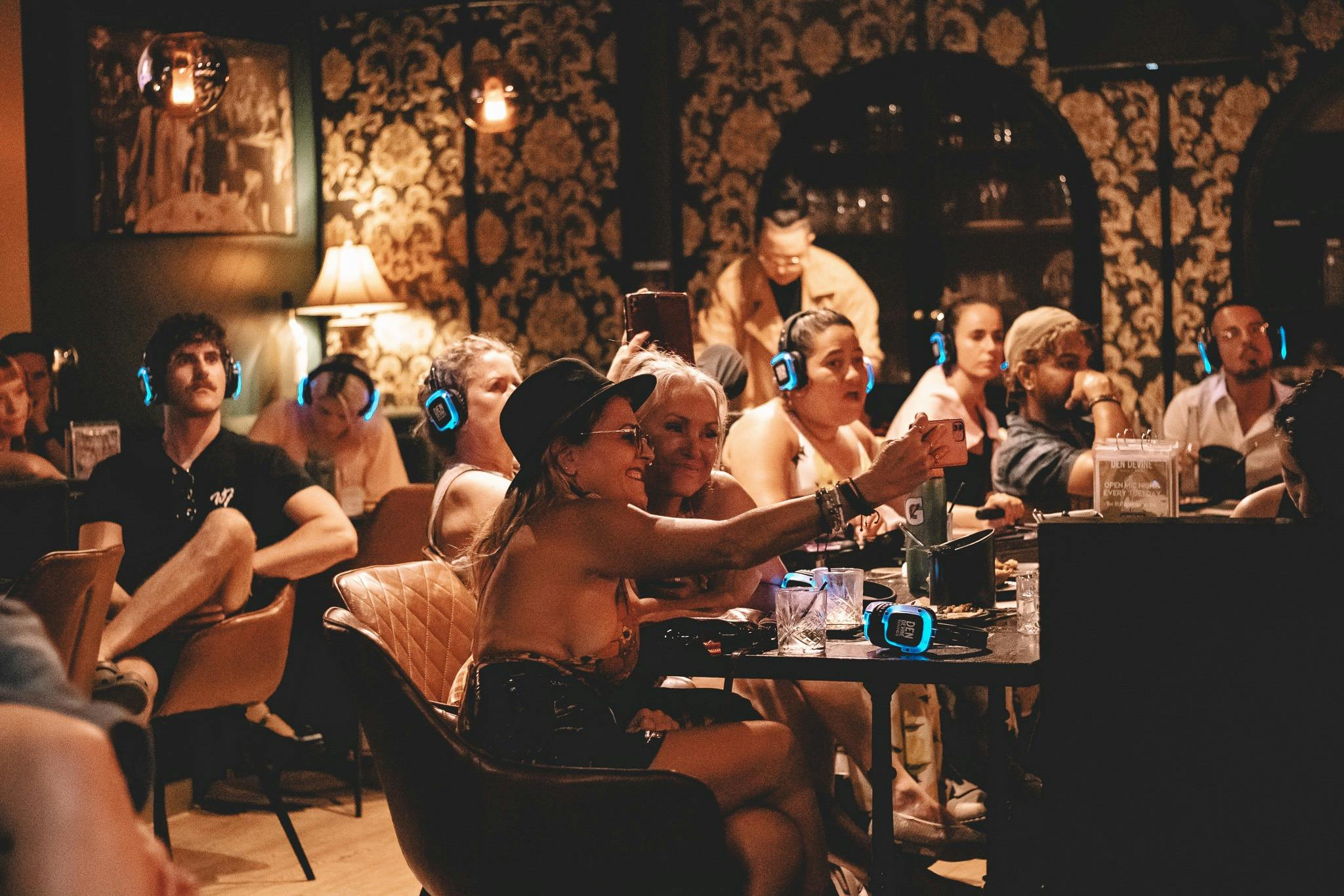Live Music - Den Devine Broadbeach