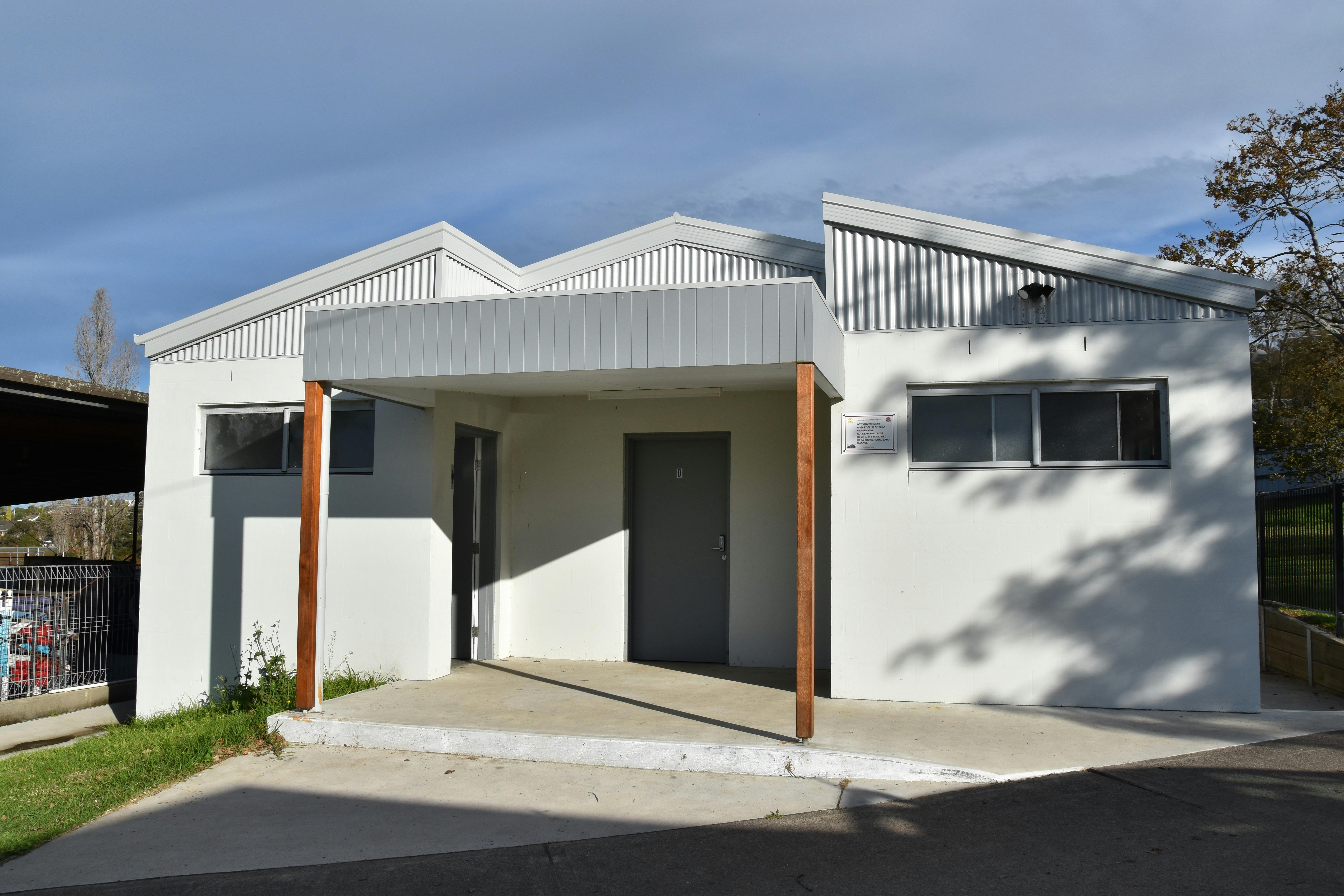 Located adjacent to drive through road at Showground