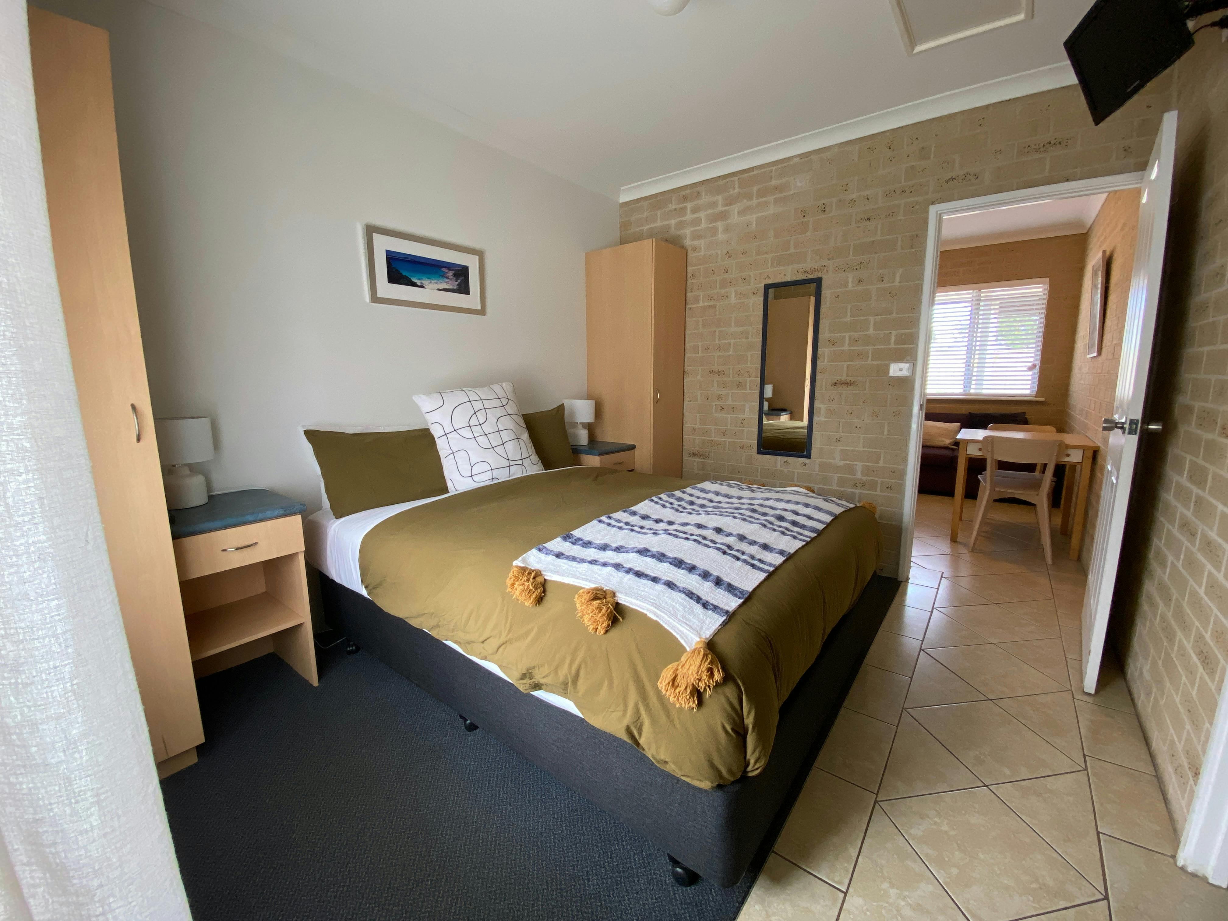 1 bedroom bed