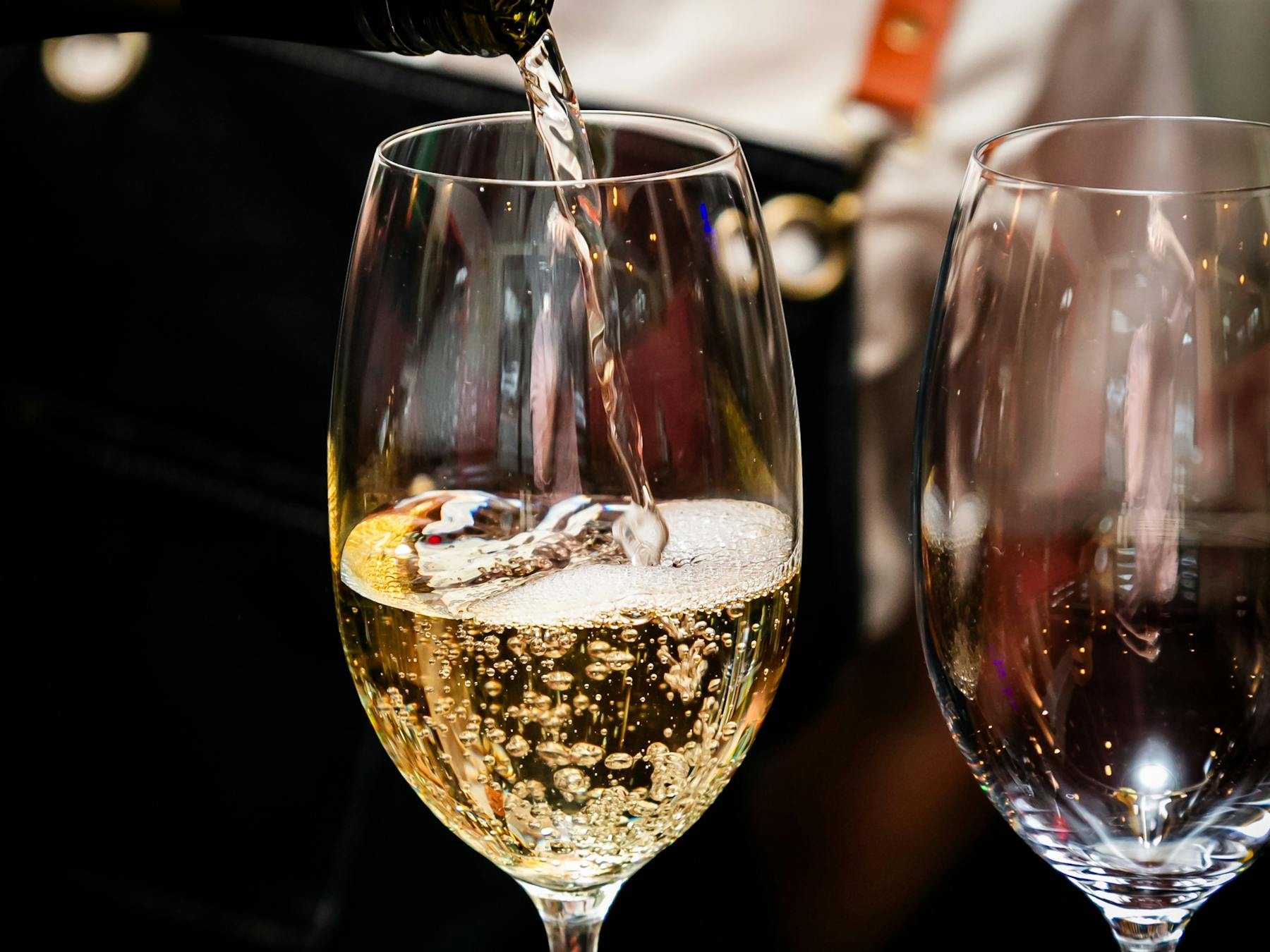 Champagne being pired