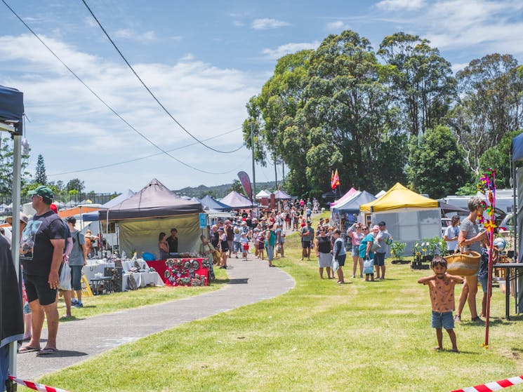 Laurieton Riverwalk Markets Nsw Holidays And Accommodation Things To
