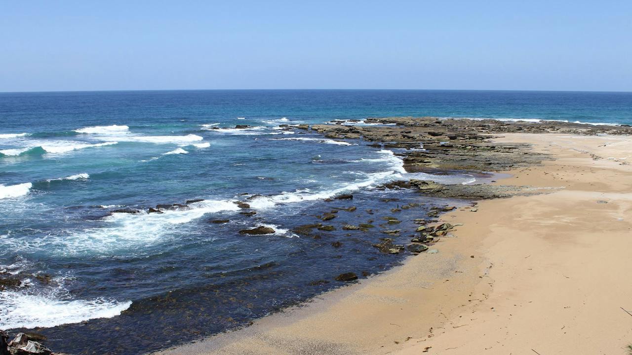 Little Shelley at low tide: a beachcomber’s paradise.