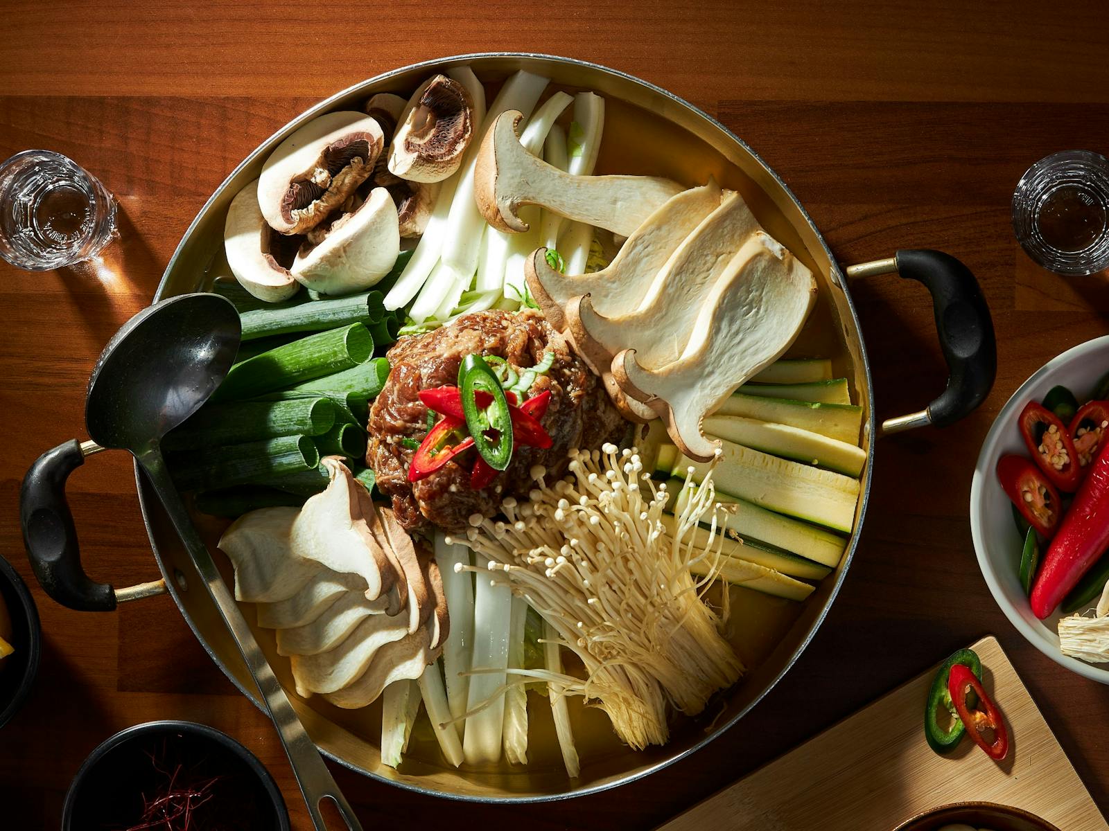 Hansang Marinated Beef and Mushroom Hotpot
