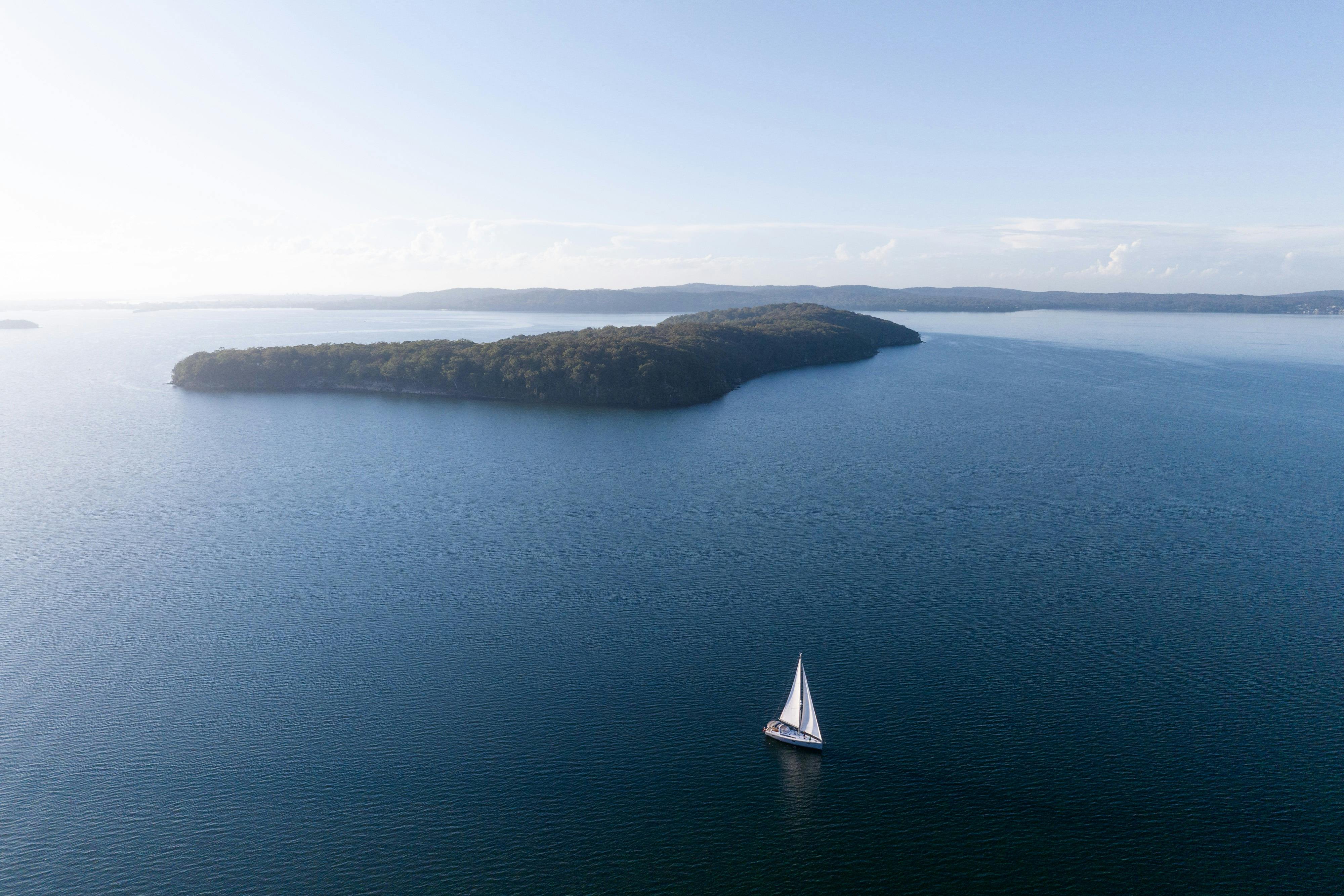Sail Lake Macquarie sailing past Pulbah Island