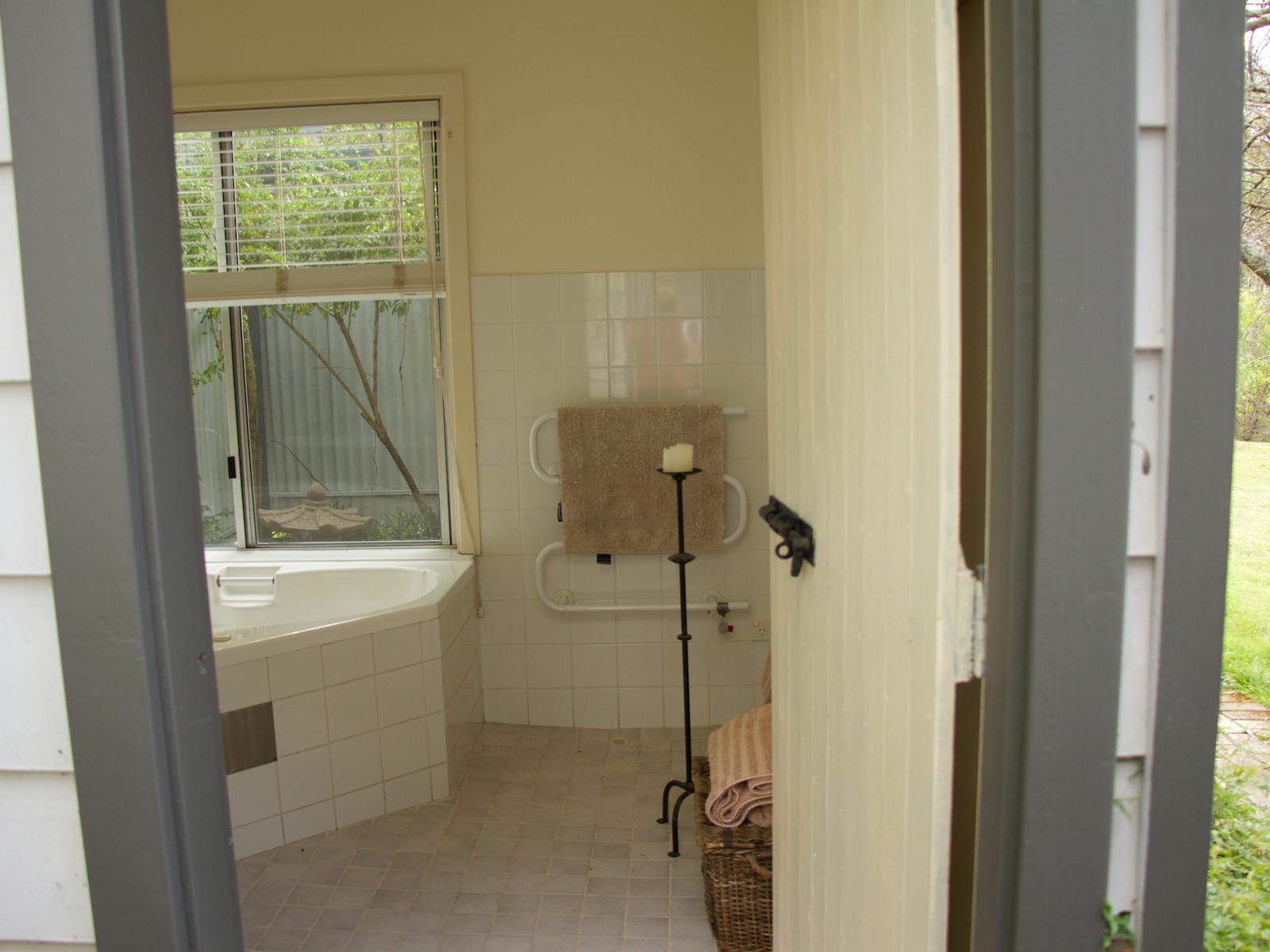 Each cabin has a double spa bath with bath salts to soothe your muscles and relax your body.