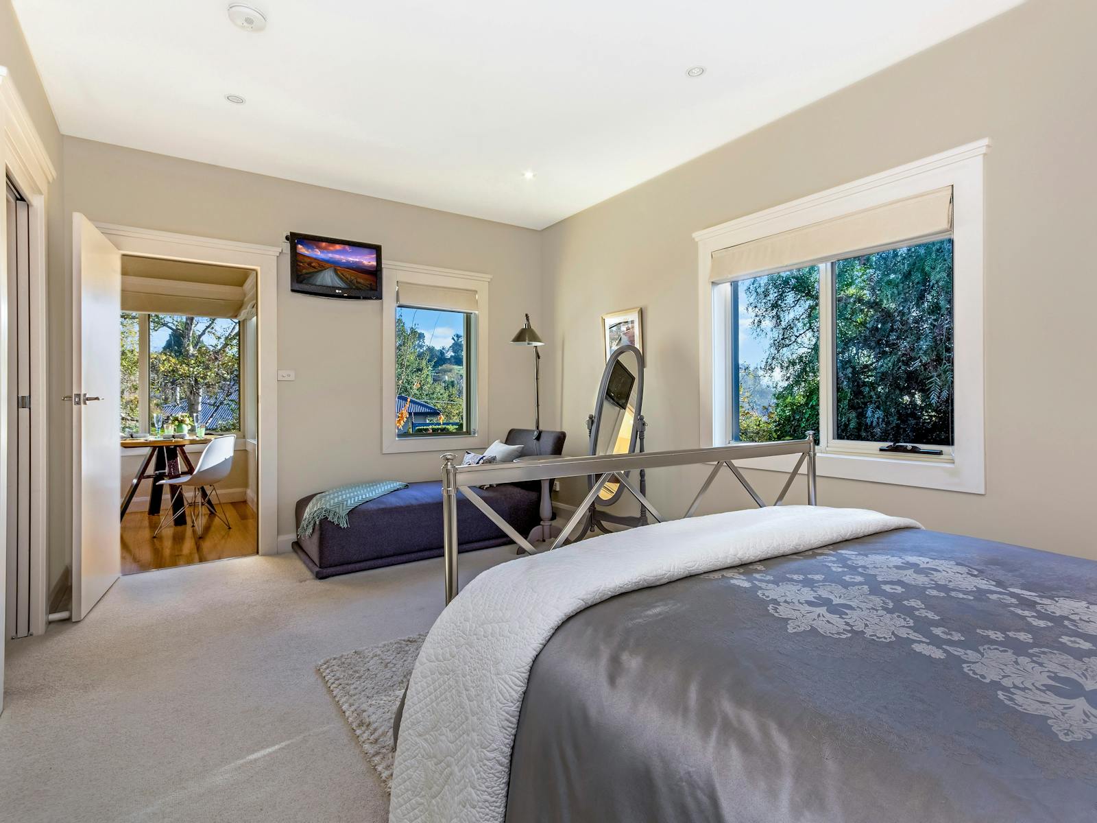 Bedroom with reading area ..