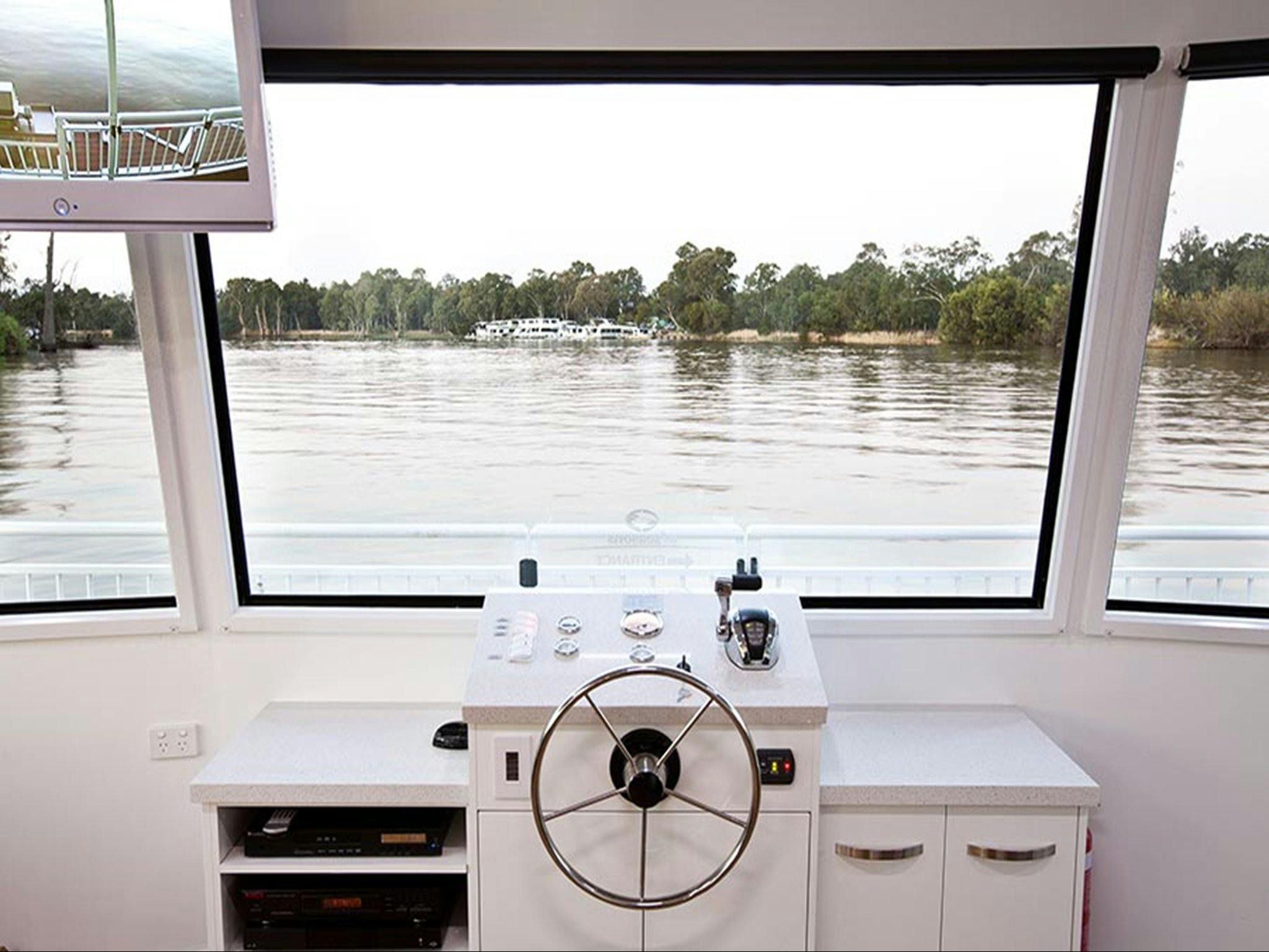 Emerald Luxury - what a great view of the River Murray!