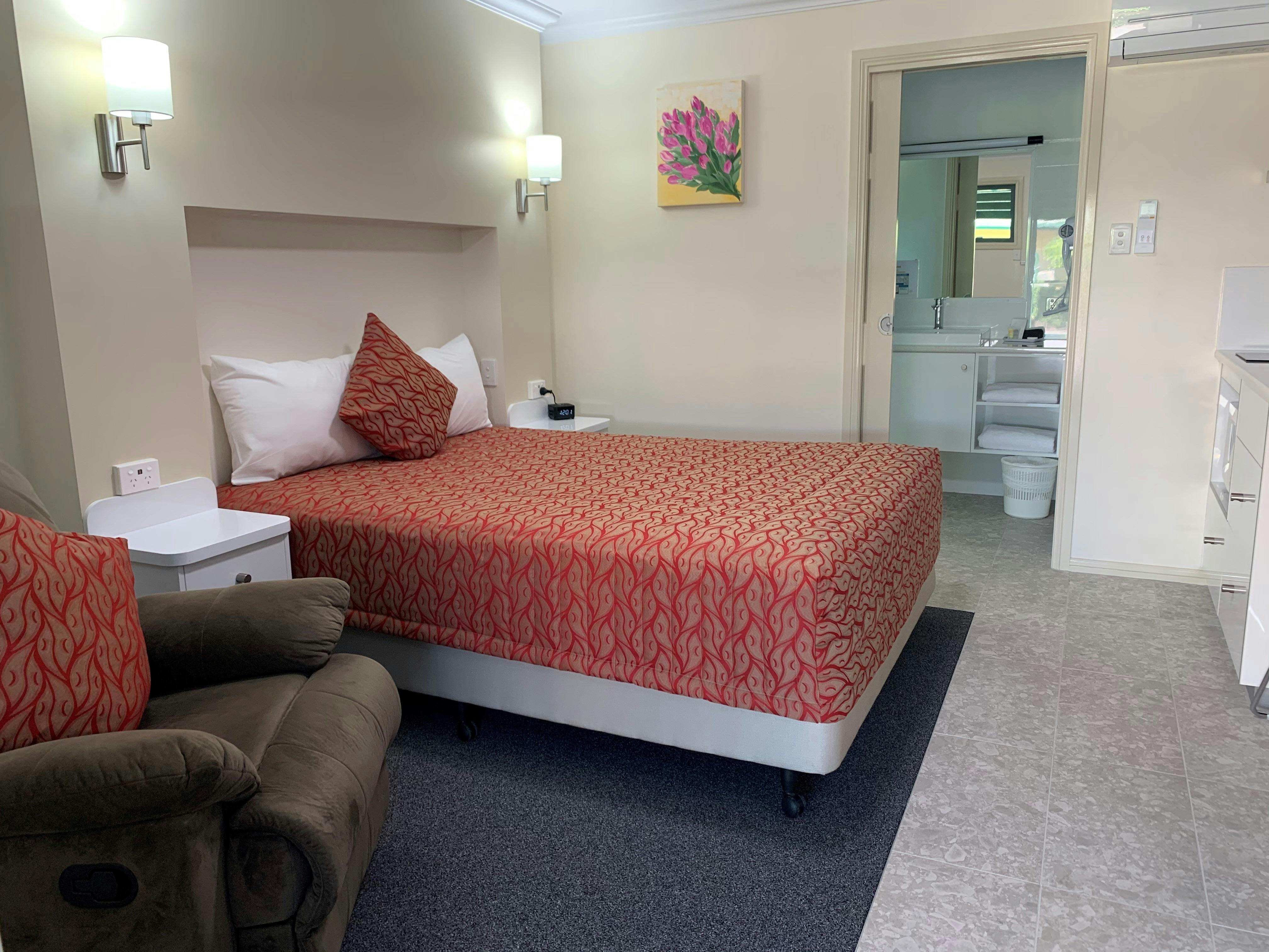 Studio Queen Apartment