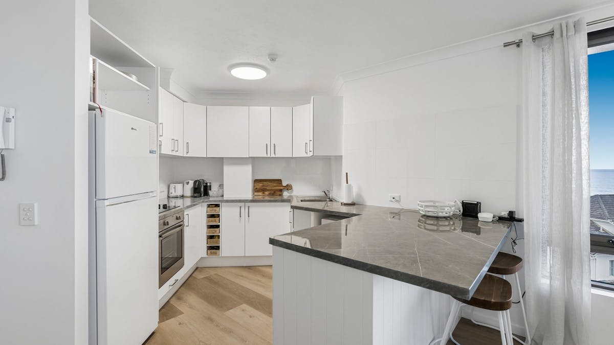 2 Bedroom unit in Palm Beach - Kitchen
