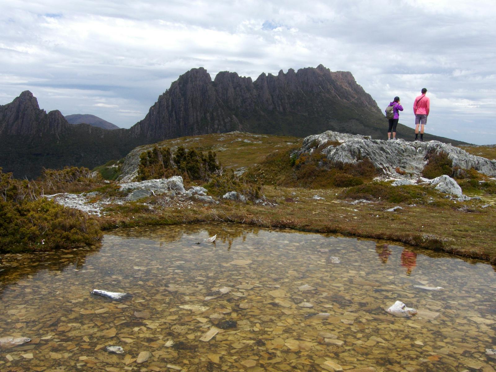 Walkers marvelling at Cradle Mountain