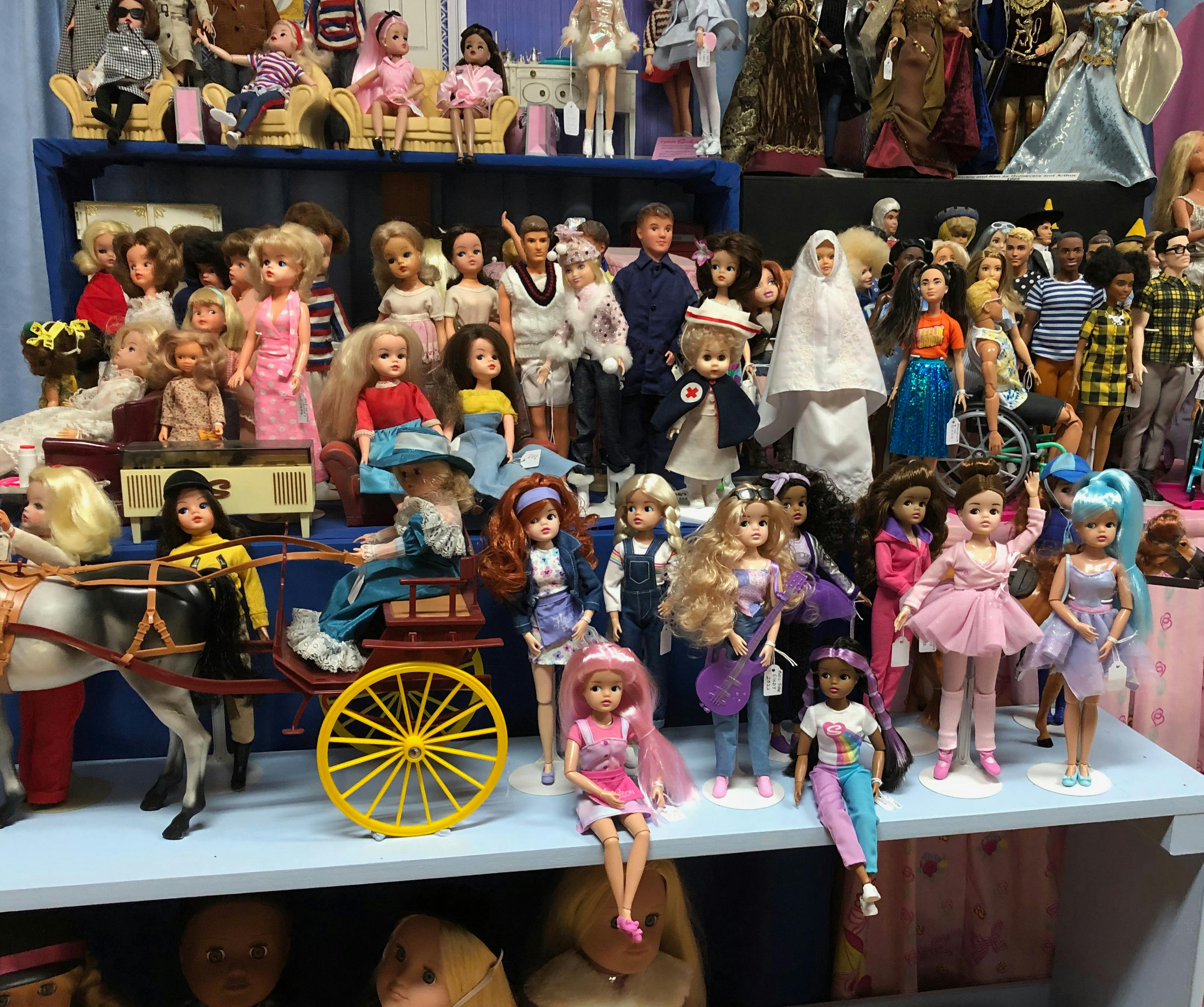 Display of Sindy dolls in museum